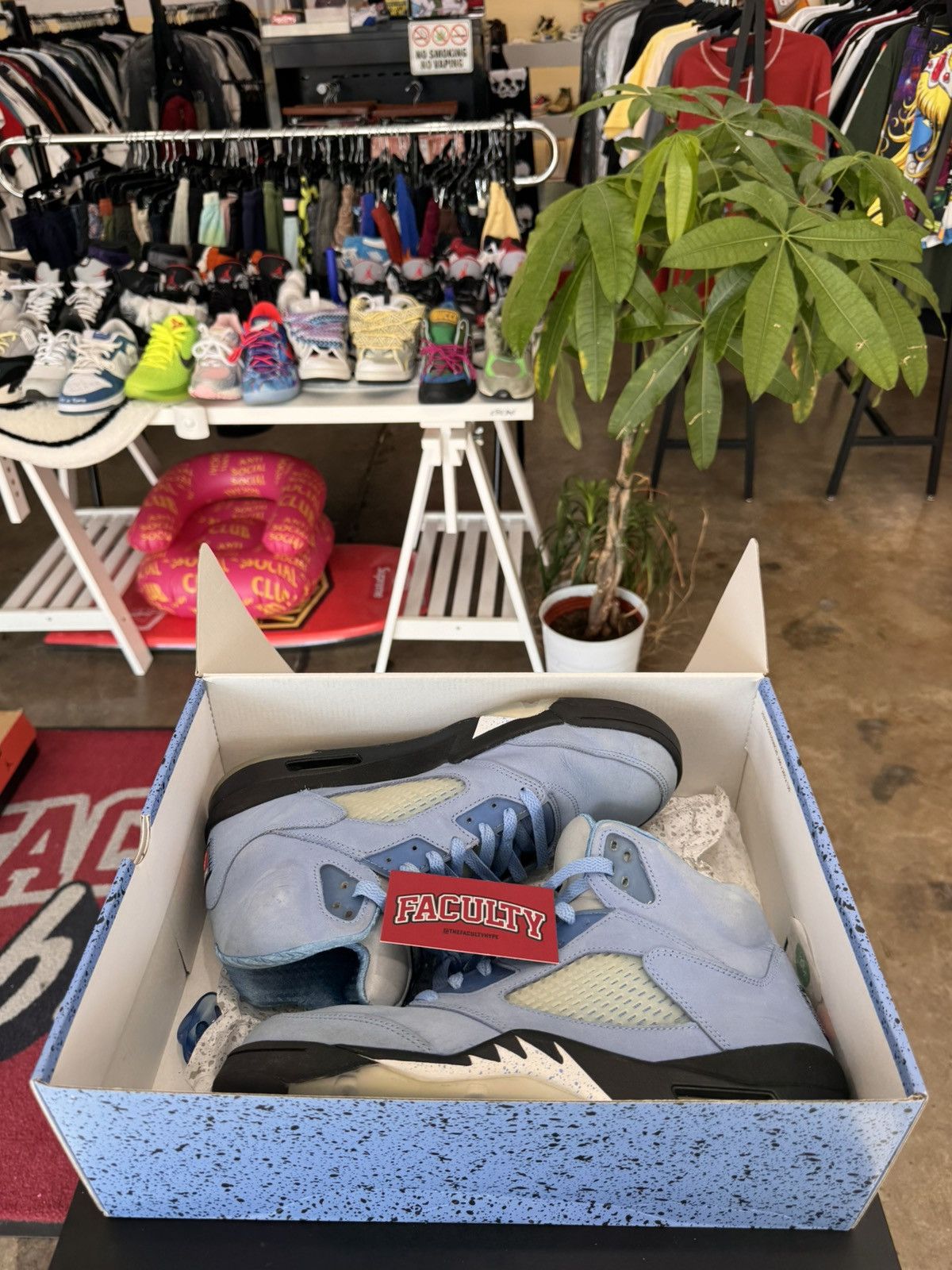 Jordan Brand Air Jordan 5 UNC Size 11 (2023) Size US 11 / EU 44 - 12 Thumbnail