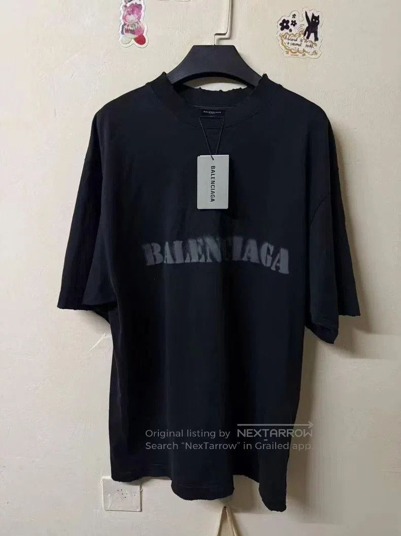 Balenciaga Balenciaga Blurred Logo Short Sleeve Tee. Size US S / EU 44-46 / 1 - 1 Thumbnail