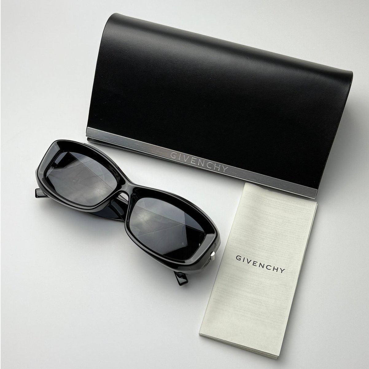 Givenchy BRAND NEW Givenchy Sunglasses GV40044U 01A BlackGrey Unisex Size ONE SIZE - 9 Thumbnail