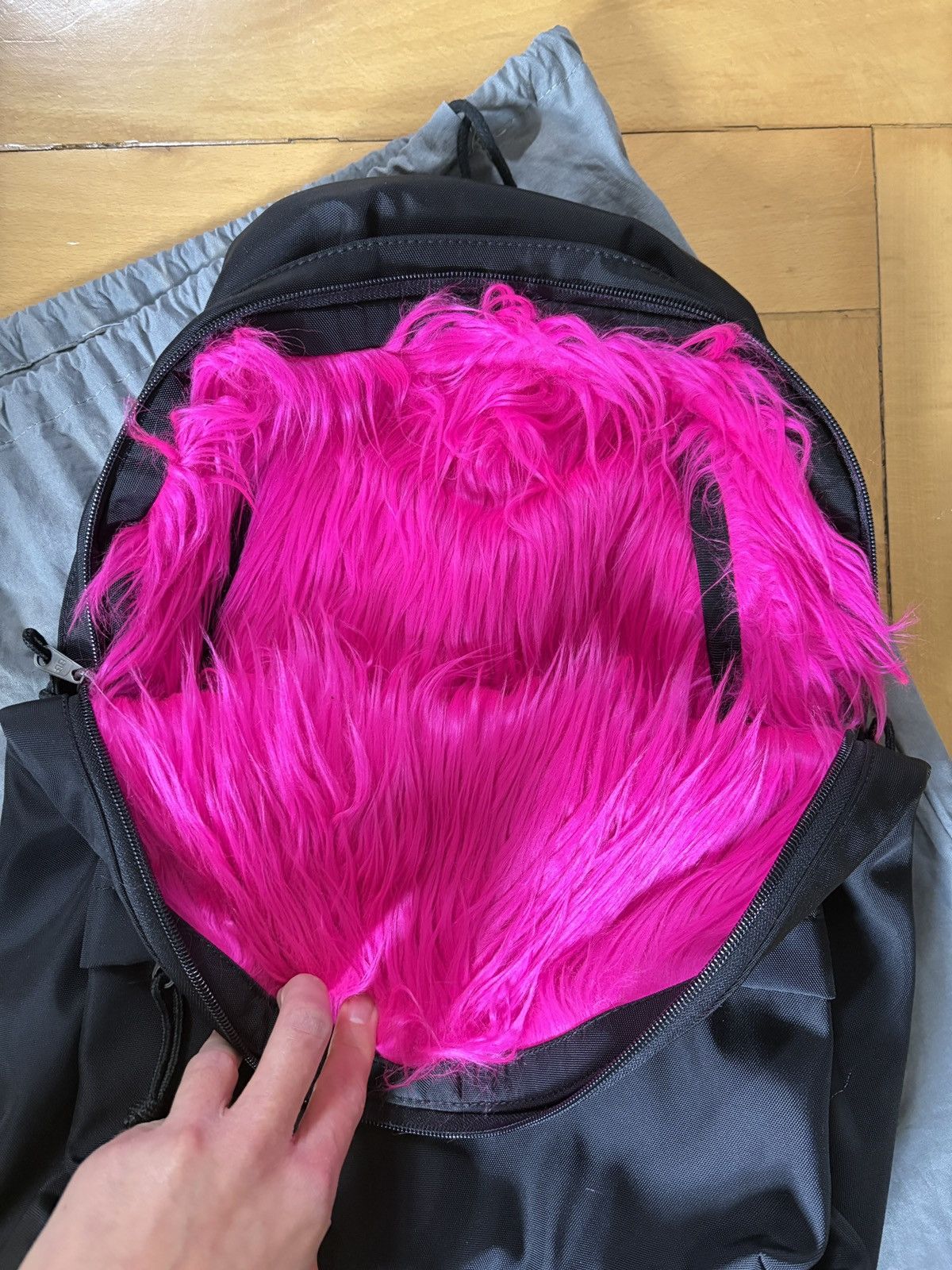 Balenciaga Rare Faux fur backpack Size ONE SIZE - 2 Thumbnail