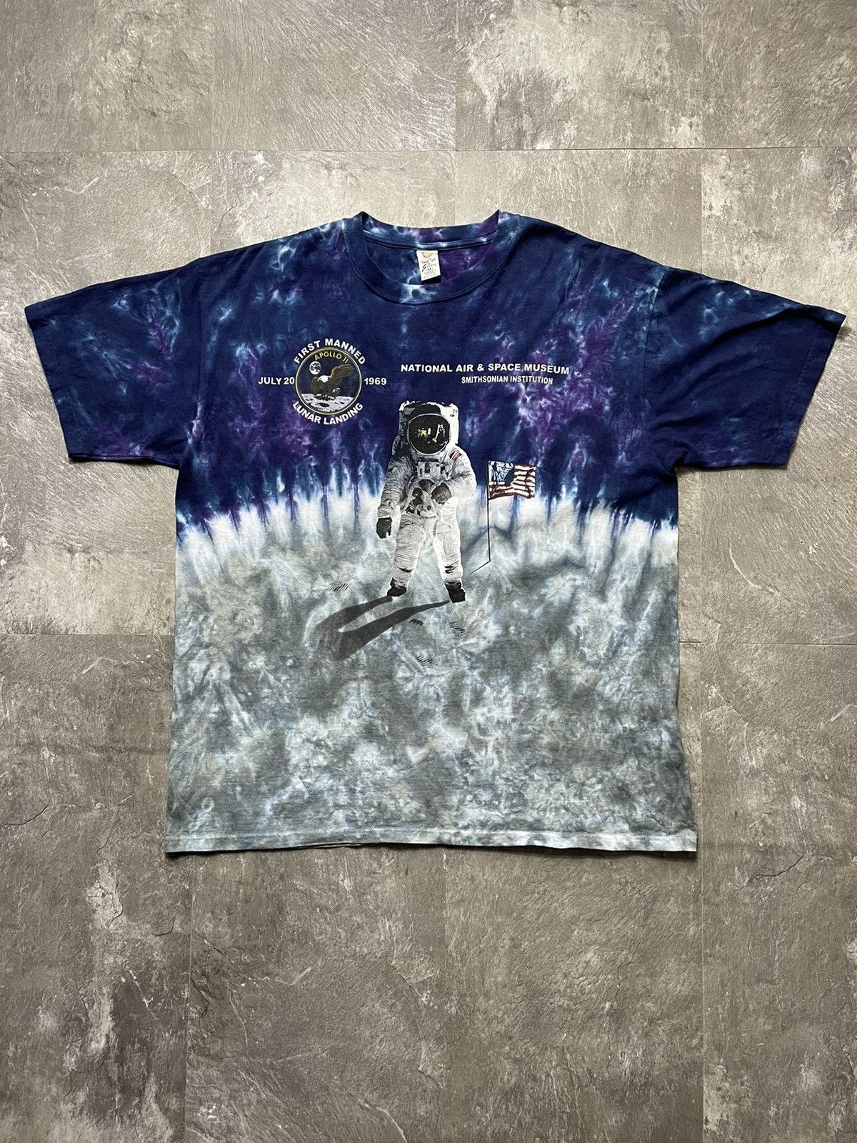 Apollo Vintage Apollo 11 T Shirt First Manned Astronaut XL Tie Dye Size US XL / EU 56 / 4 - 1 Thumbnail