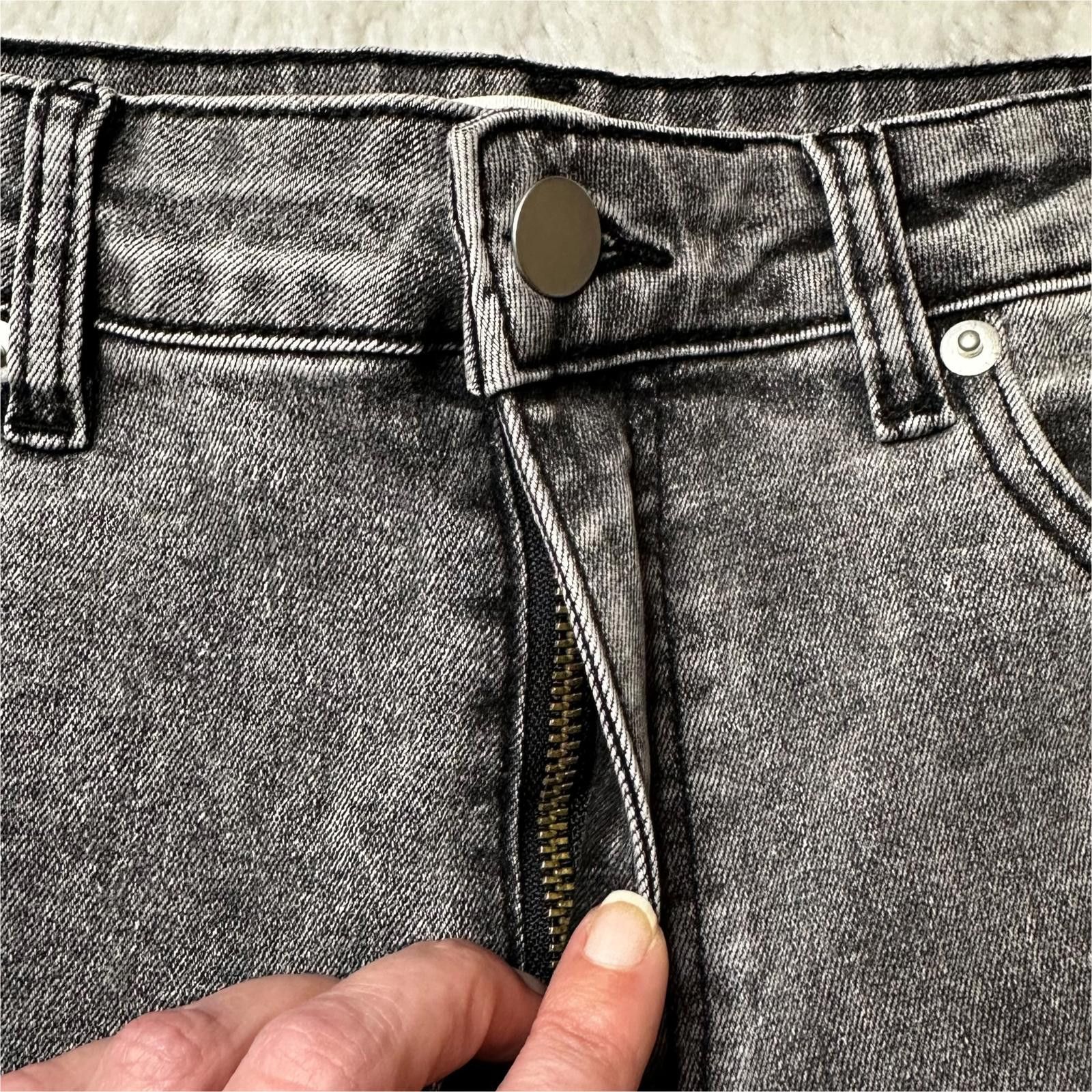 Designer NWOT POL Grey Ripped Skinny Ankle Jeans Women’s S Size 28" / US 6 / IT 42 - 7 Thumbnail