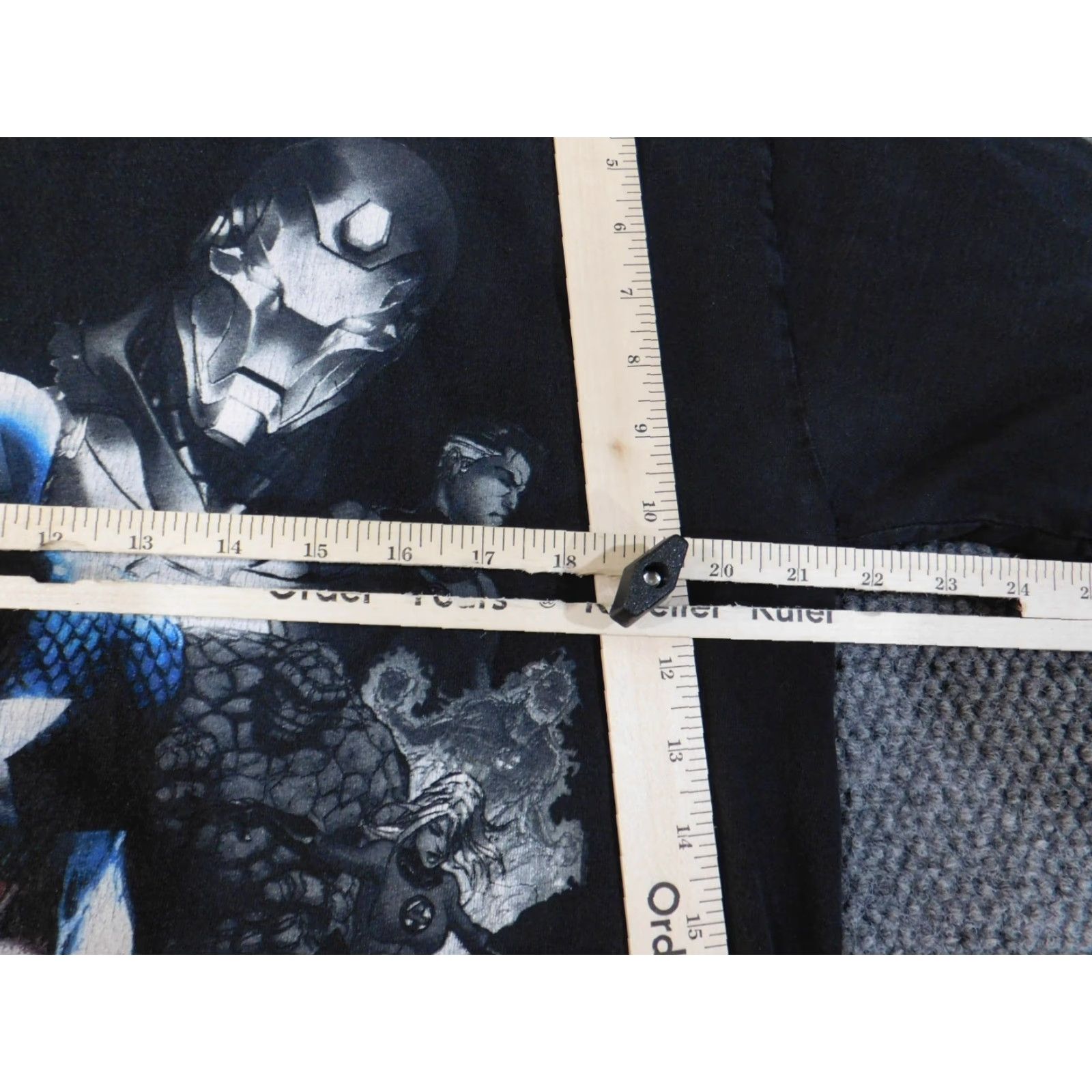 Vintage VINTAGE Marvel Shirt XL Mens Captain America Wolverine 90s Crew Neck Short Sleeve Black Cotton Logo T-Shirt Size US XL / EU 56 / 4 - 5 Thumbnail