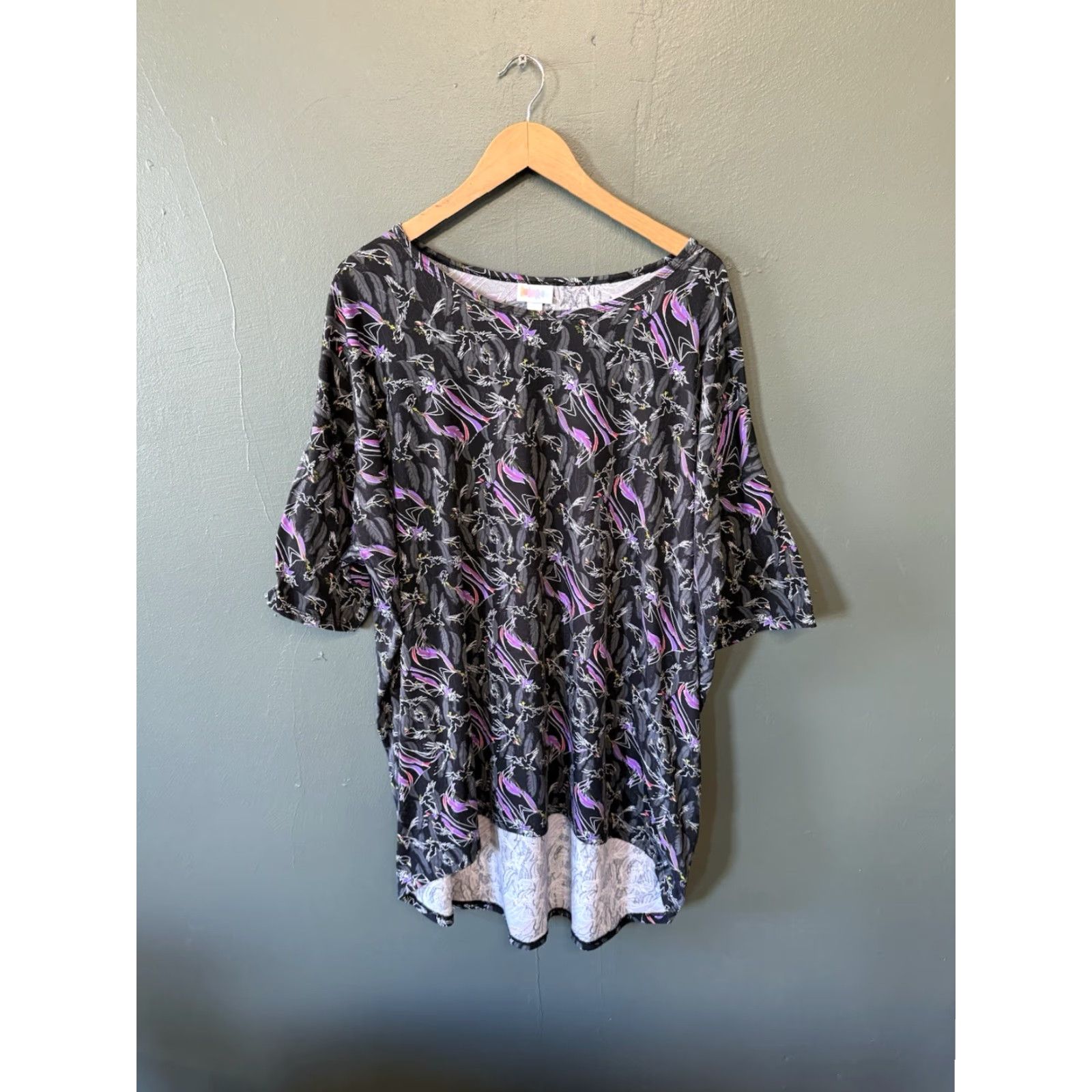 Vintage LuLaRoe T-Shirt Womens Black Maleficent Print Short Sleeve 2XL Disney Shirt Womens 2XL Black Maleficent LuLaRoe T-Shirt Size XXL / US 16-18 / IT 52-54 - 2 Thumbnail