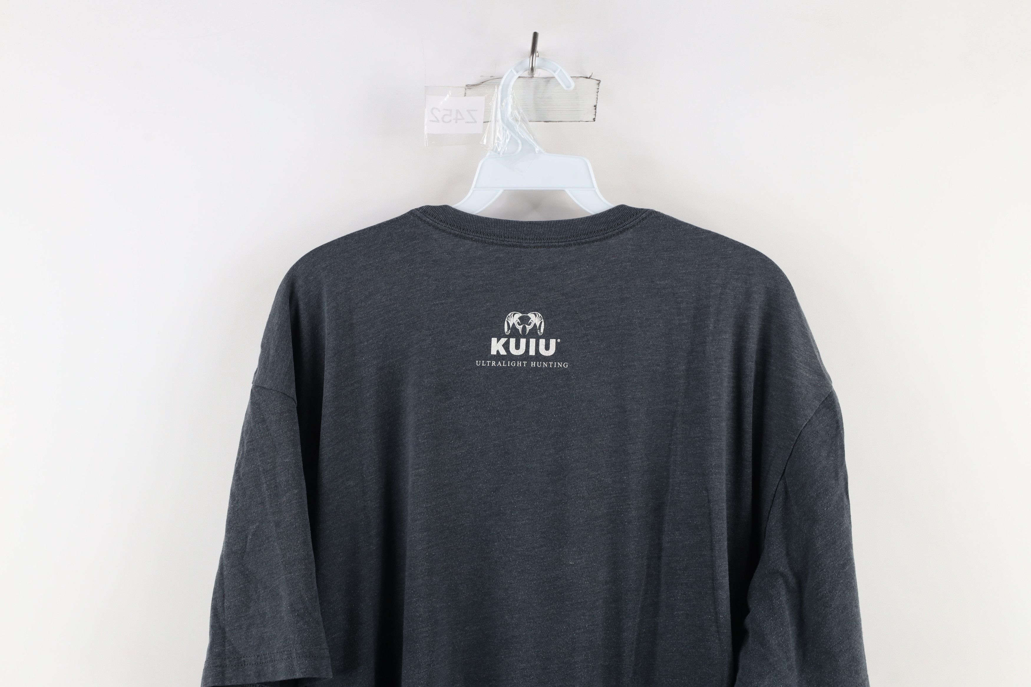 Vintage Kuiu Spell Out Ultralight Hunting Short Sleeve T-Shirt Gray Size US XXL / EU 58 / 5 - 9 Thumbnail