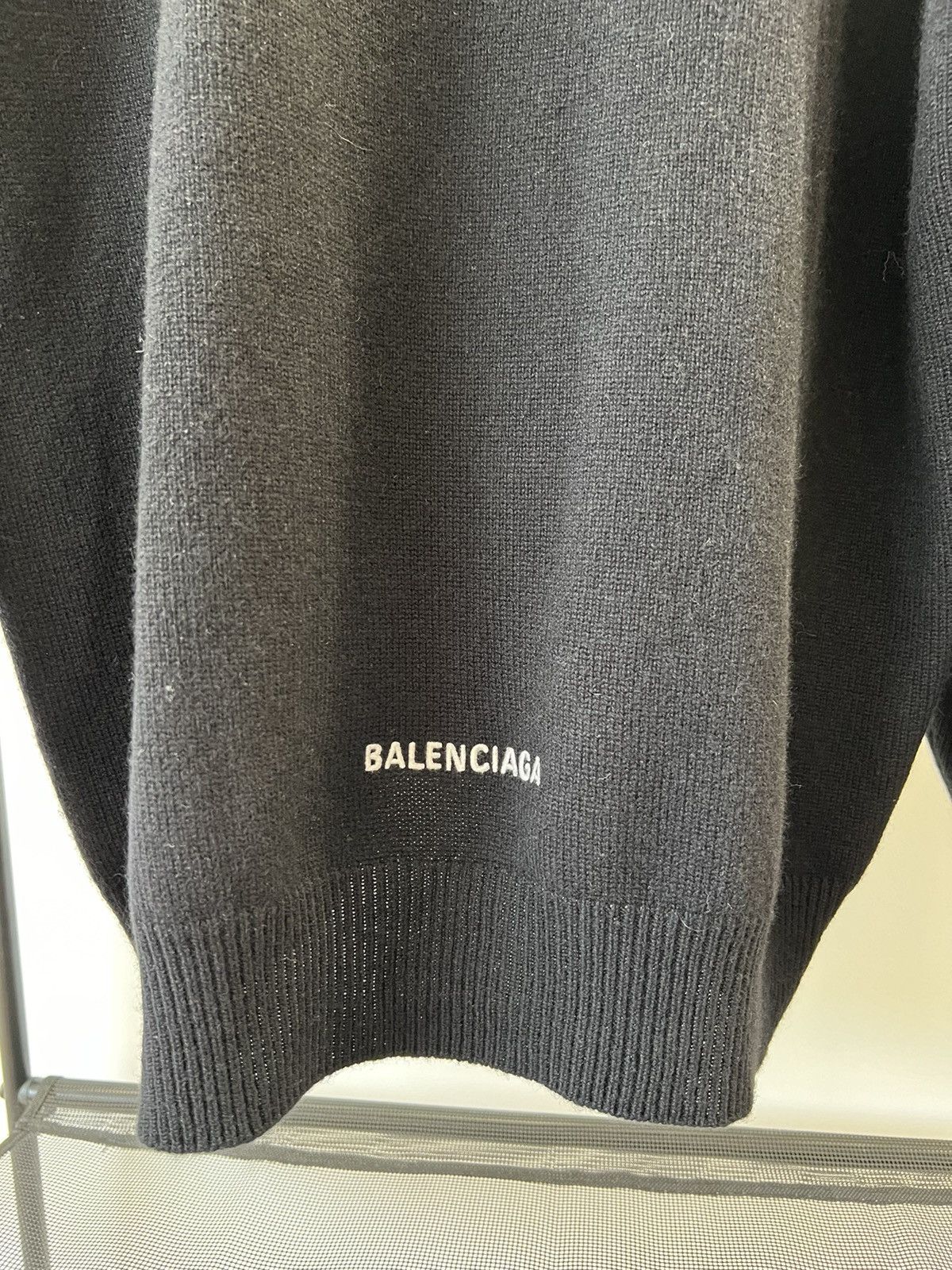Balenciaga Balenciaga Black Embroidered Sweater Size US M / EU 48-50 / 2 - 6 Thumbnail