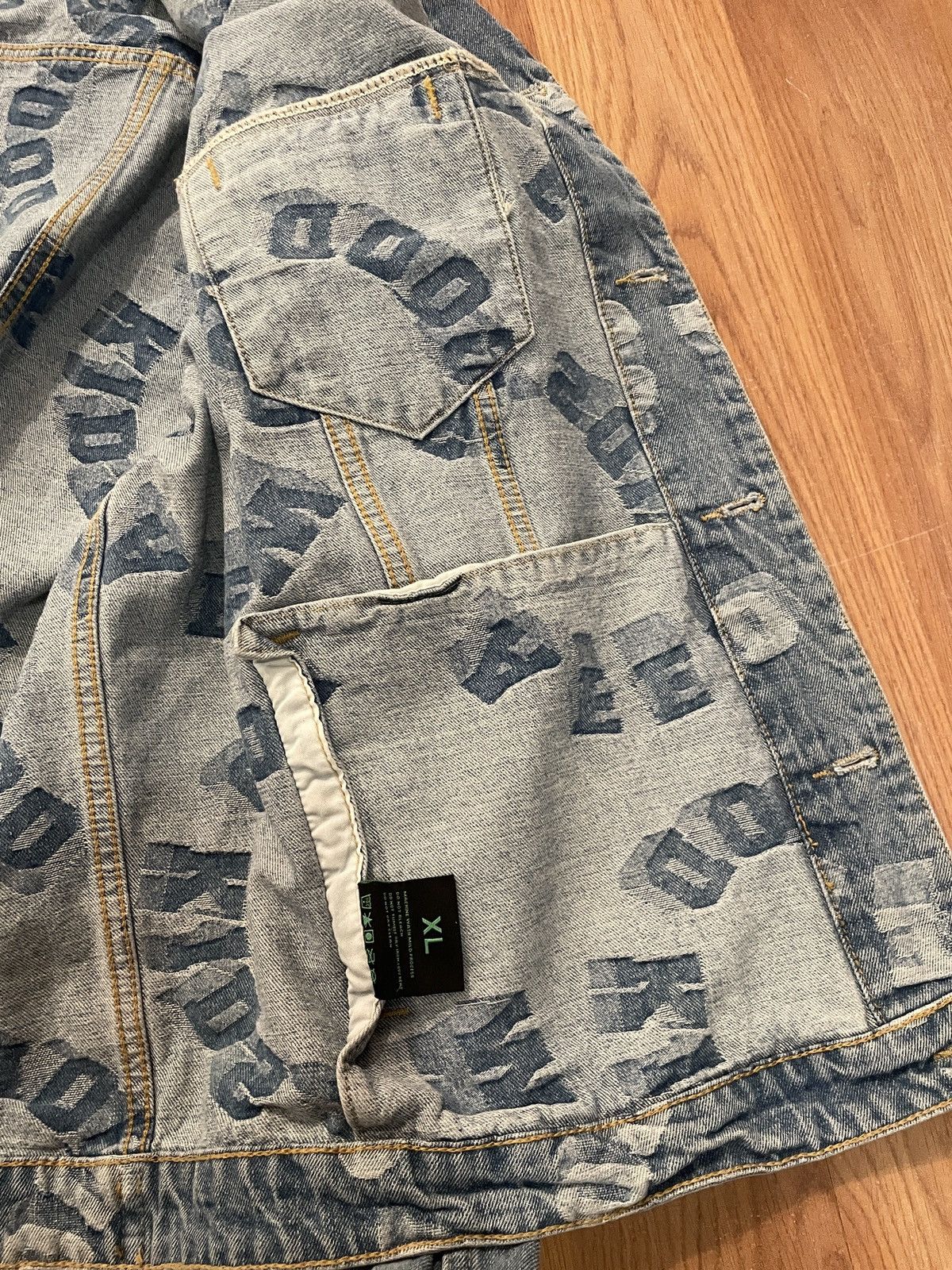 Vintage A Few Good Kids all over denim jacket Size US XL / EU 56 / 4 - 9 Thumbnail