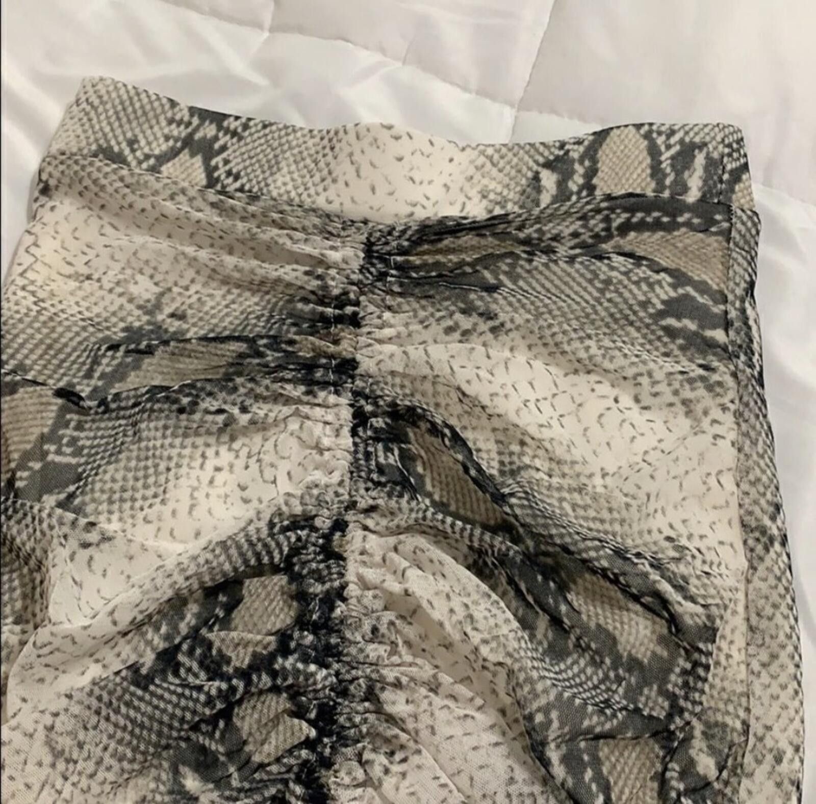 Fashion Nova Fashion Nova ruched Skirt Size 28" / US 6 / IT 42 - 2 Thumbnail