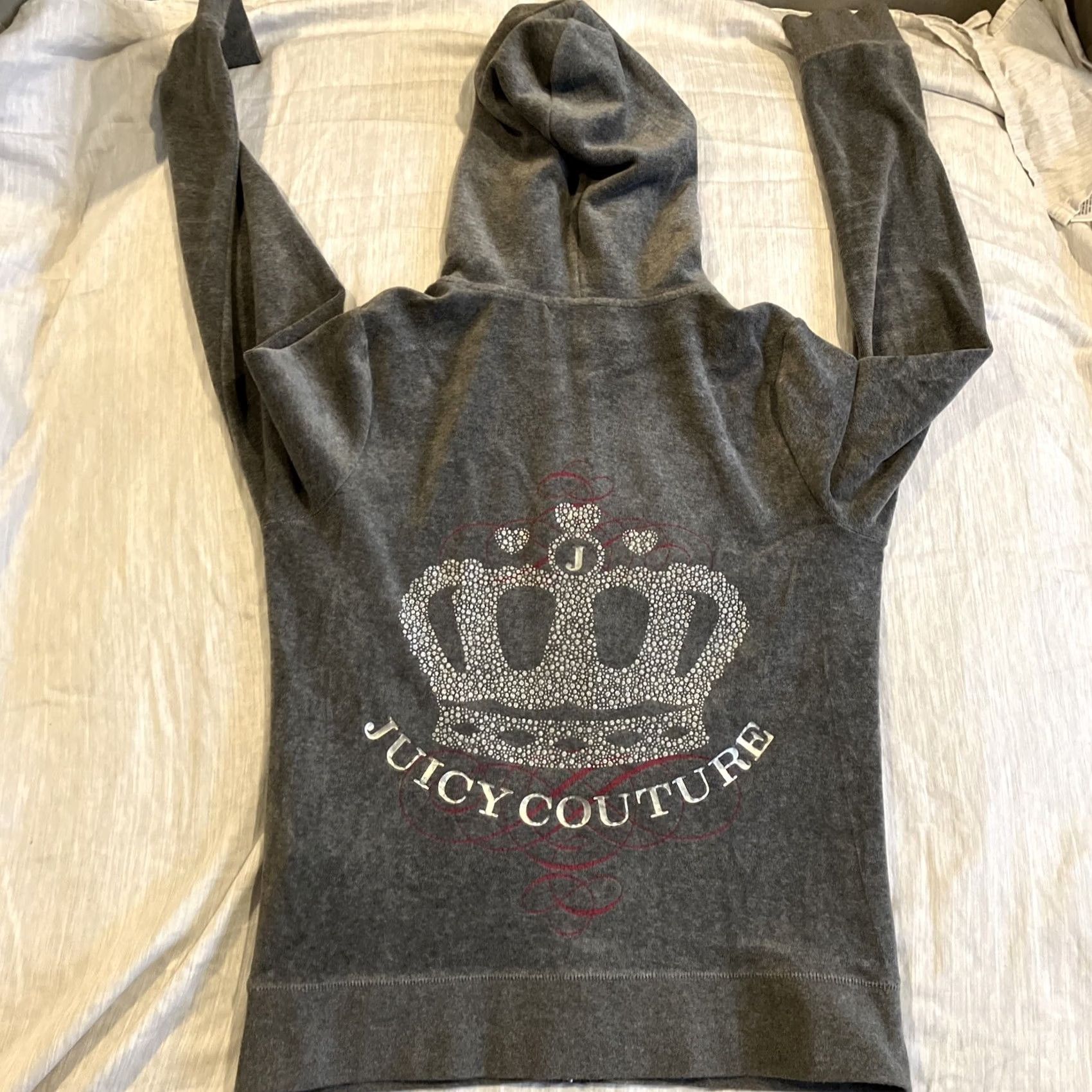 Juicy Couture VINTAGE Juicy Couture Hoodie Gray Full Zip Velour Bling Crown On Back L Women Mens? Size L / US 10 / IT 46 - 4 Thumbnail