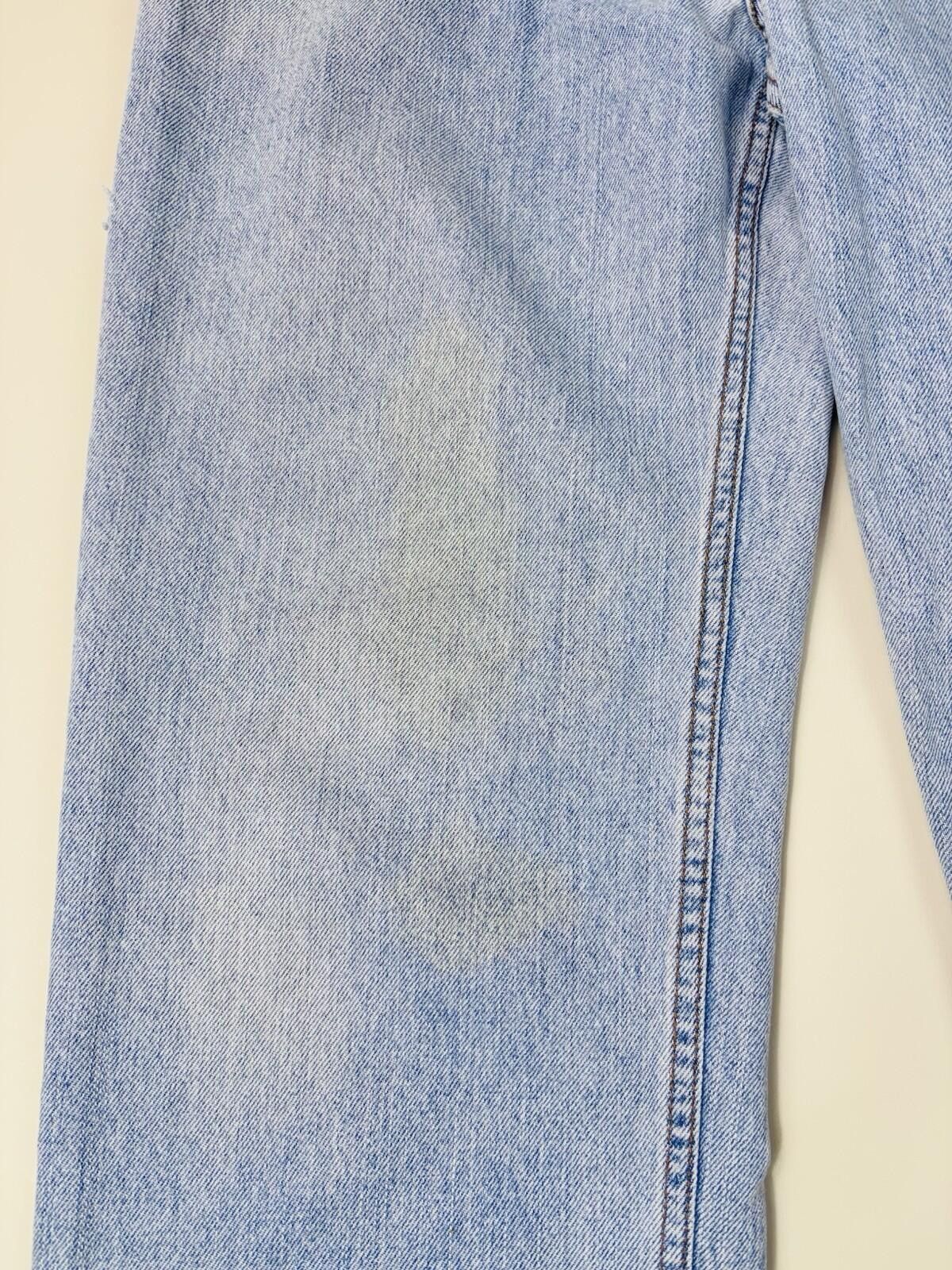 Levi's Vintage Levi's 550 Relaxed Fit Jeans in a Light Denim 36x34 Size US 36 / EU 52 - 6 Thumbnail
