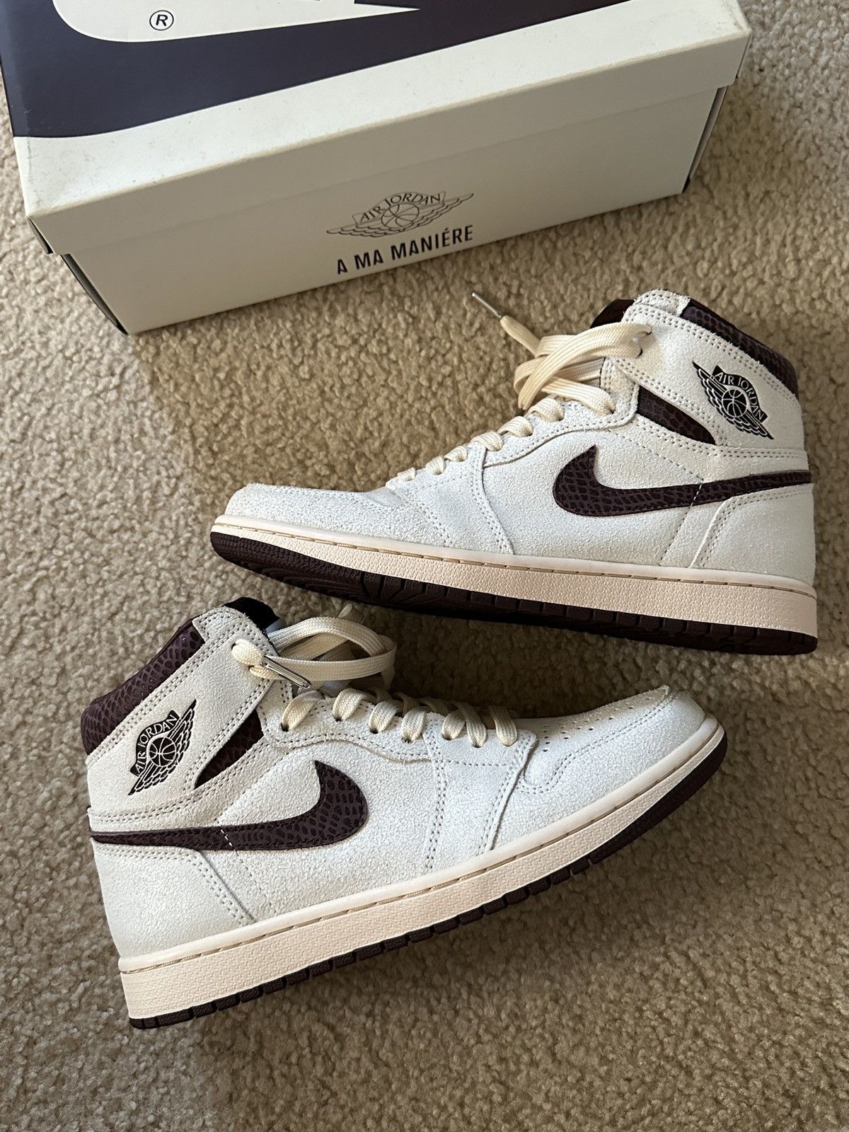 A Ma Maniere × Jordan Brand × Nike Nike air Jordan 1 retro high og sail burgundy crush us 8 Size US 8 / EU 41 - 5 Thumbnail