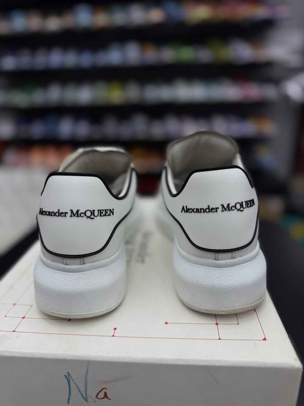 Alexander McQueen Alexander McQueen Women's Oversized Sneakers 38.5EU/8.5US Size US 8.5 / IT 38.5 - 4 Thumbnail