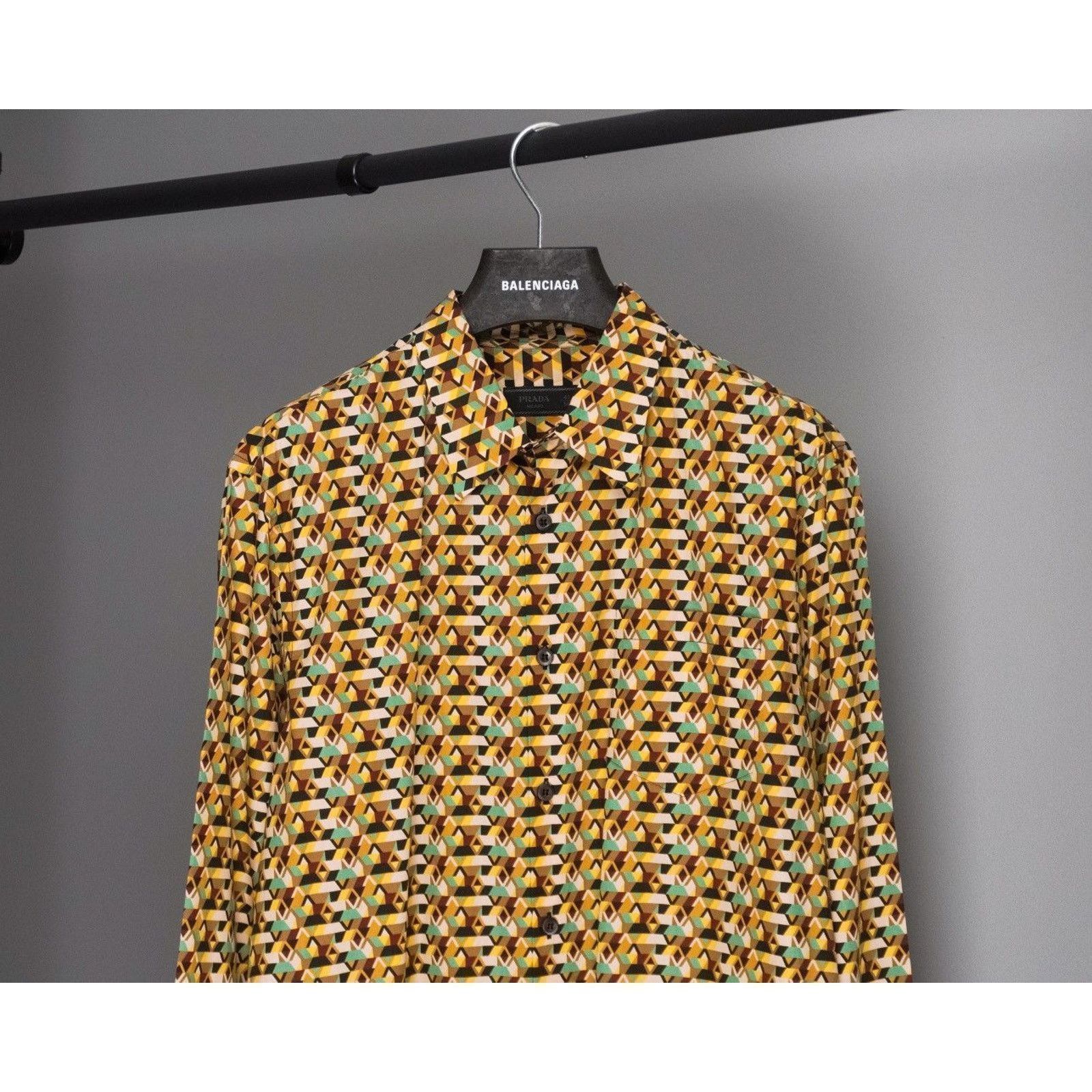 Prada Vintage prada milano 2017 geometric pattern button shirt Size US L / EU 52-54 / 3 - 2 Thumbnail