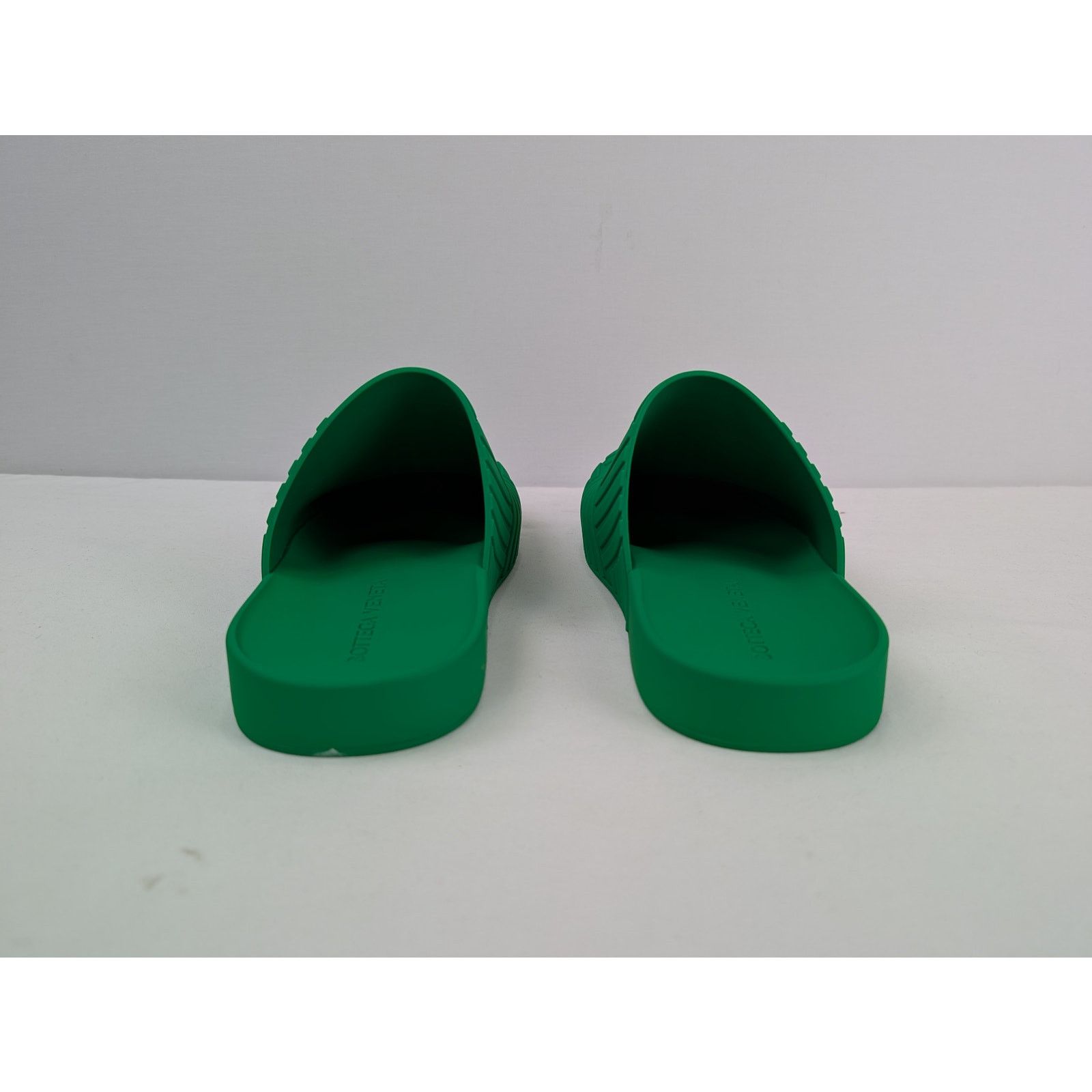Bottega Veneta o1rshd1 Rubber Carpet Slider Sandal Slipper in Parakeet Size US 12 / EU 45 - 9 Thumbnail