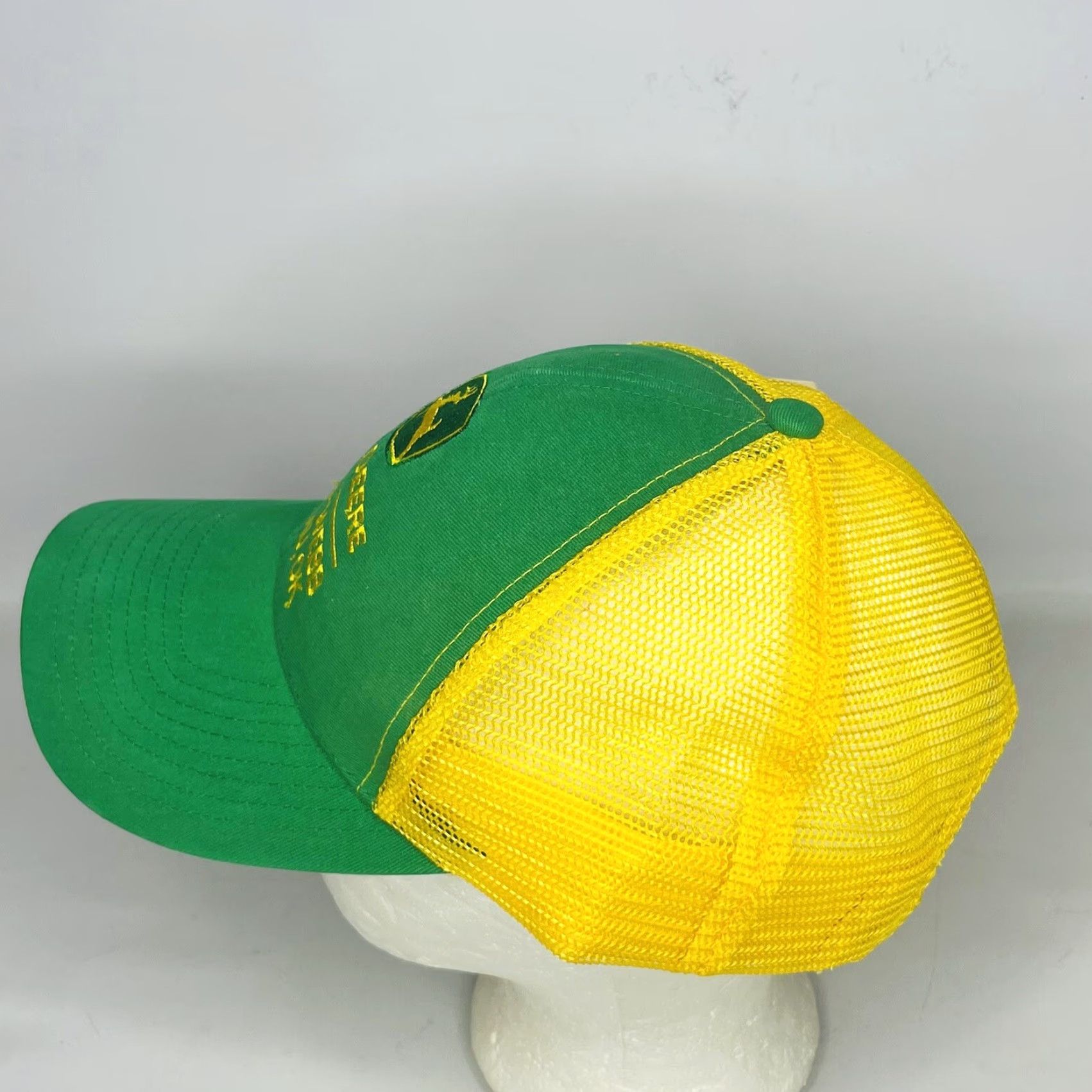 John Deere NWT John Deere Trucker Hat Spider Webb Adjustable Adult Size Green Yellow Size ONE SIZE - 4 Thumbnail