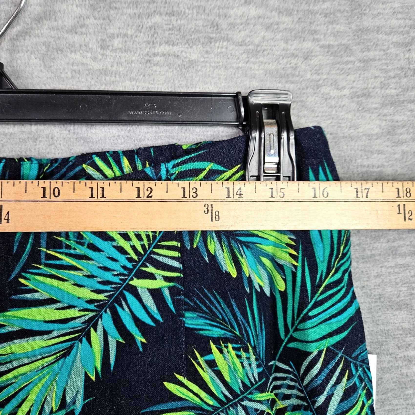 Soft Surroundings Soft Surroundings Pants Women Adult Regular Size M Green Floral Linen Rayon Front Flat Button New Size 32" / US 10 / IT 46 - 7 Thumbnail