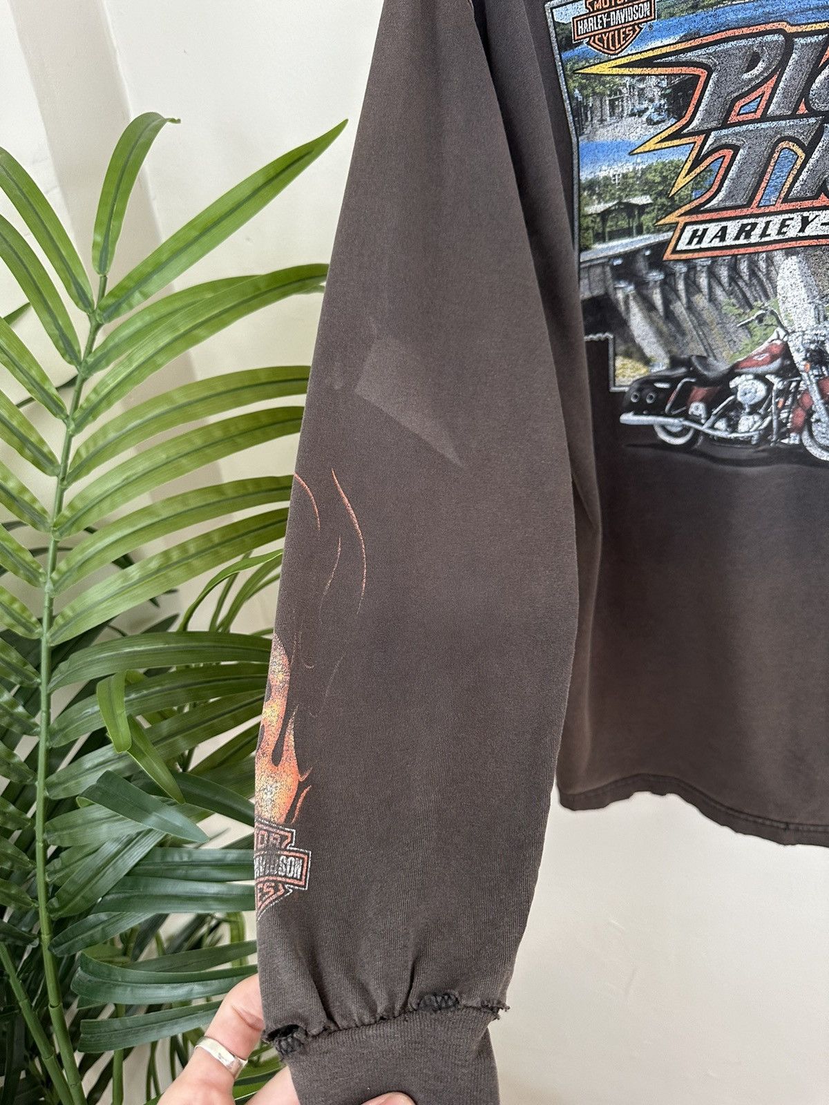 Harley Davidson (L) THRASHED & FADED Flames Black Harley Davidson Longsleeve Size US L / EU 52-54 / 3 - 14 Thumbnail