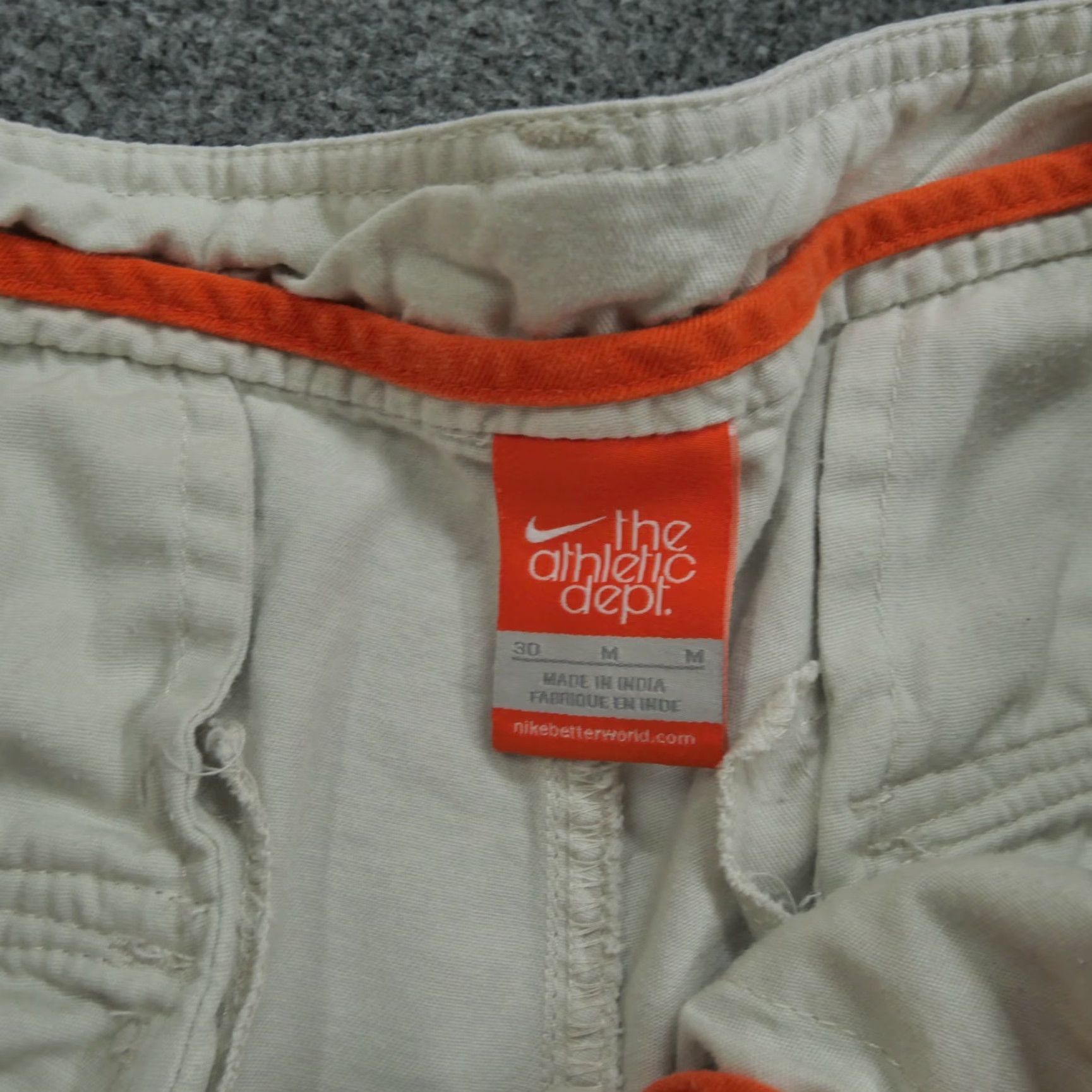 Nike VINTAGE Nike Cargo Shorts Mens 30 Beige Tan Cotton Casual Athletic Dept Shorts Mens 30 Beige Cargo Pocket Relaxed 11in Inseam Summer Men Size US 34 / EU 50 - 5 Thumbnail