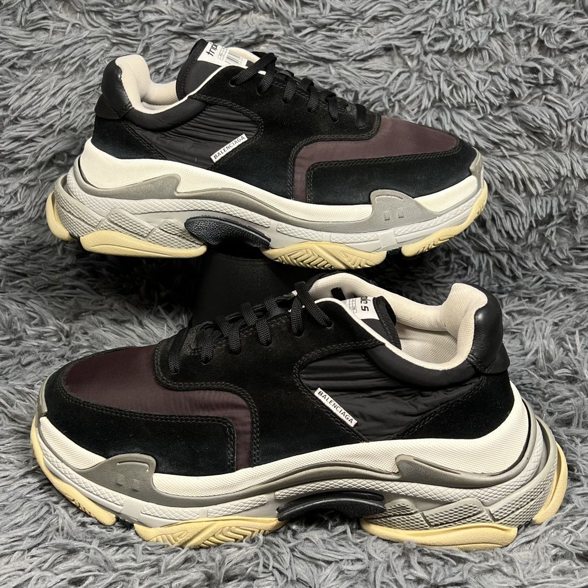 balenciaga triple s v2