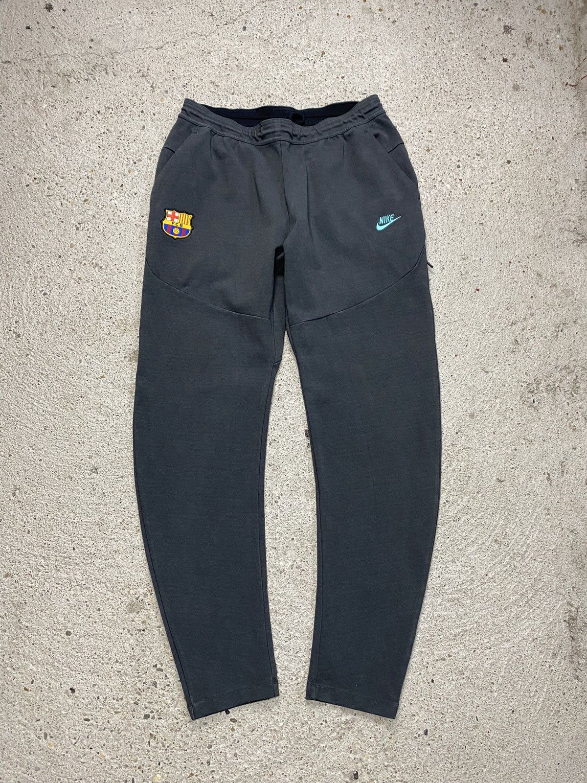 Nike Nike tech fleece fc barcelona gret swetapants football Size US 34 / EU 50 - 1 Thumbnail
