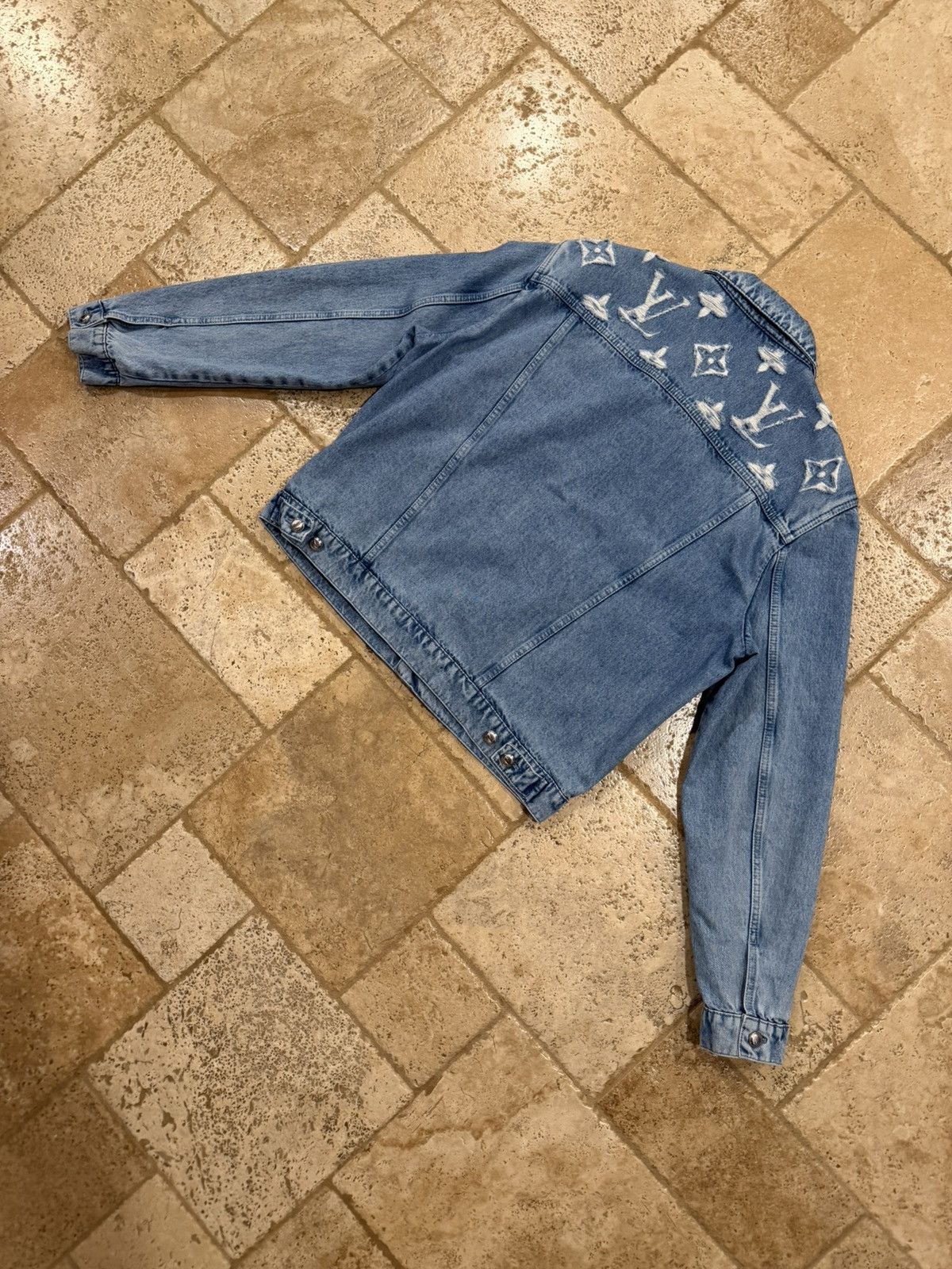 Louis Vuitton Louis Vuitton Frayed Distress Monogram Denim Trucker Jacket Size US XL / EU 56 / 4 - 13 Thumbnail