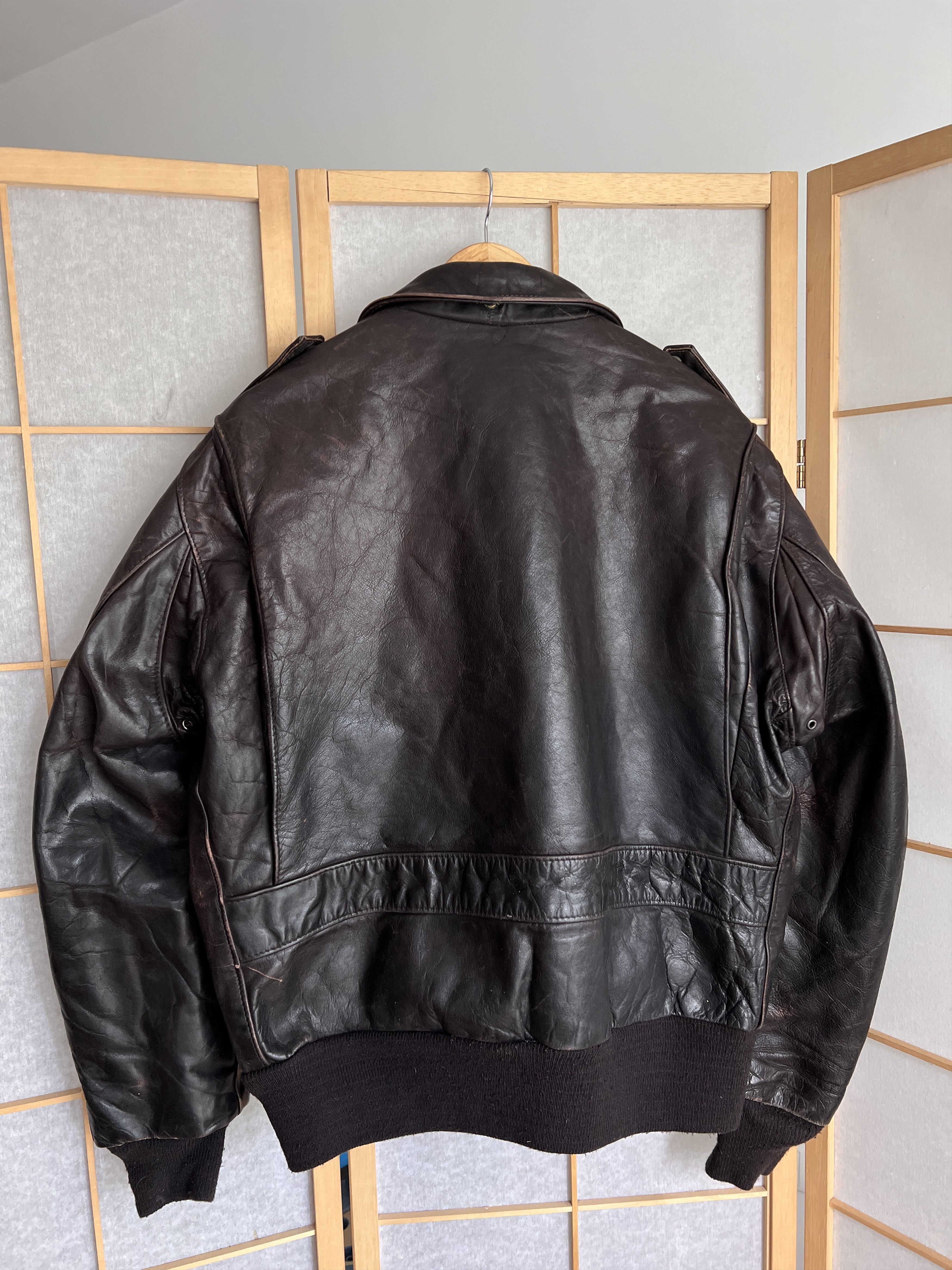 Schott Archive Schott USA VTG 80s Leather faded flyer bomber jacket Size US L / EU 52-54 / 3 - 21 Thumbnail