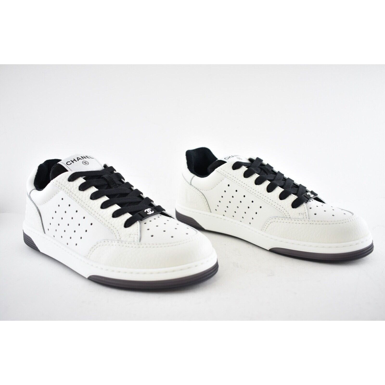 Chanel 22P Leather CC Flat Lace Up Tie Runner Trainer Sneaker 40 Size US 10 / IT 40 - 2 Thumbnail