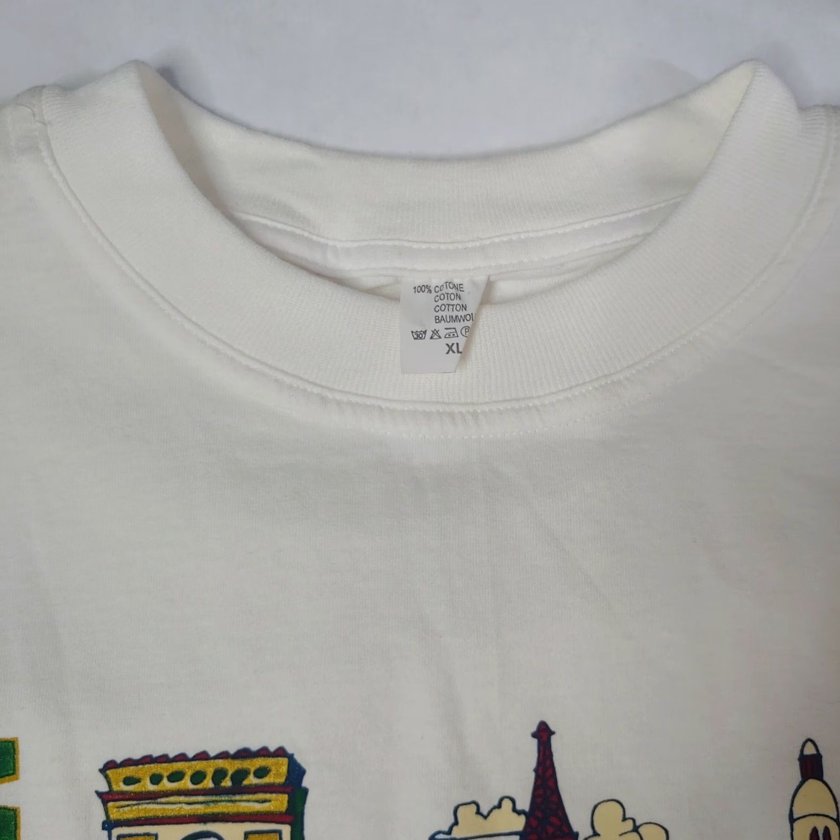 Vintage Men's XL Paris France Travel T-Shirt White Short Sleeve Graphic Eiffel Tower Notre Dame Tourist France Shirt Size US XL / EU 56 / 4 - 5 Thumbnail