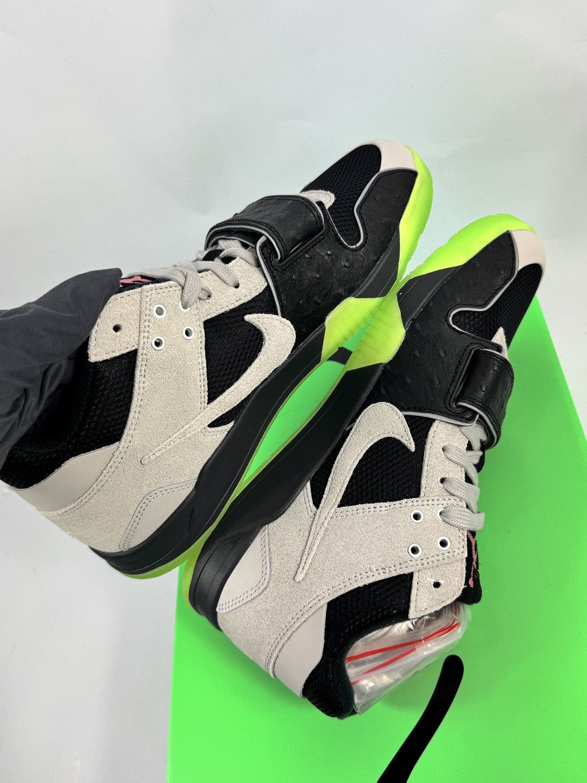 Jordan Brand JORDAN JUMPMAN TRACK TR x TRAVIS SCOTT x CHASE B SNEAKERS Size US 10 / EU 43 - 6 Thumbnail