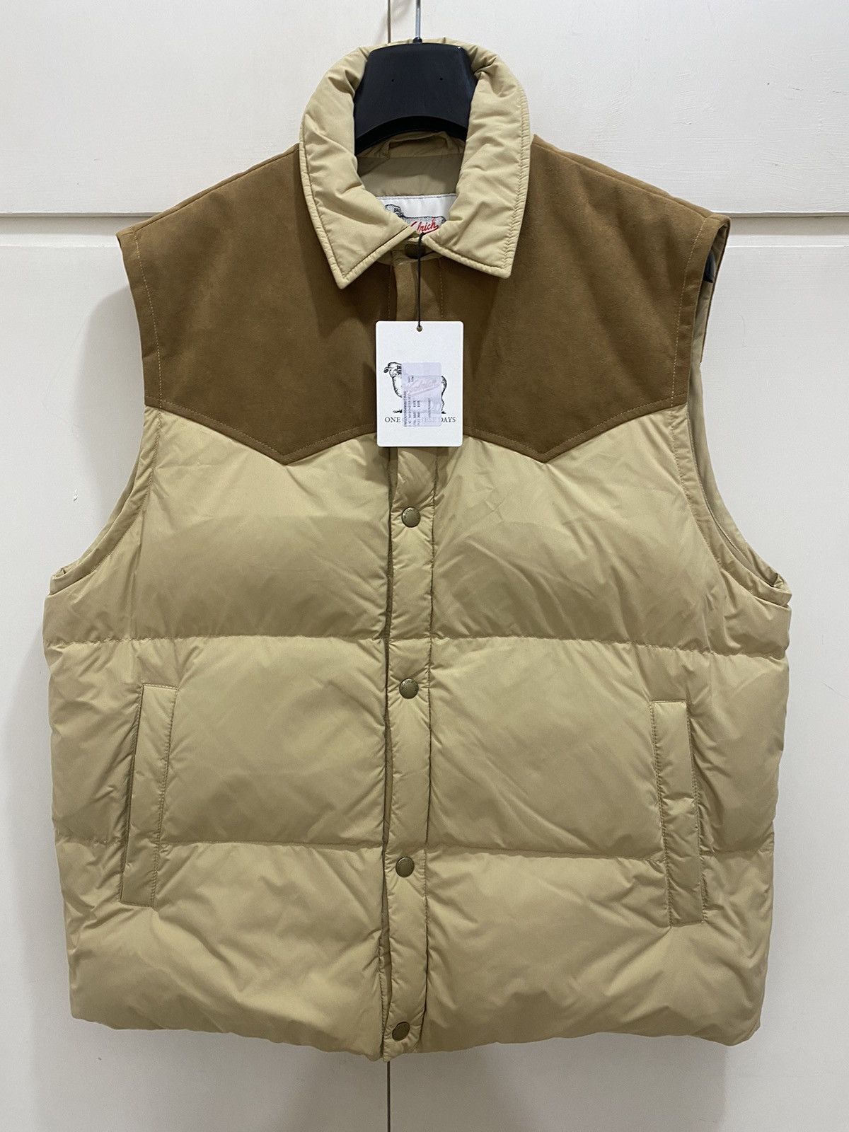 Woolrich Woolen Mills Woolrich Puffer Vest, size XL, beige/brown, new with tag. Size US XL / EU 56 / 4 - 2 Thumbnail