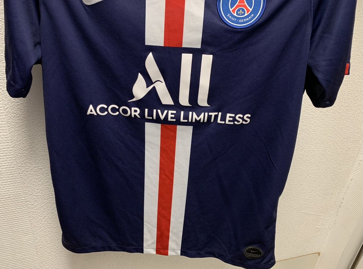 Nike Paris Saint Germain PSG Nike soccer jersey L vintage Size US L / EU 52-54 / 3 - 3 Thumbnail