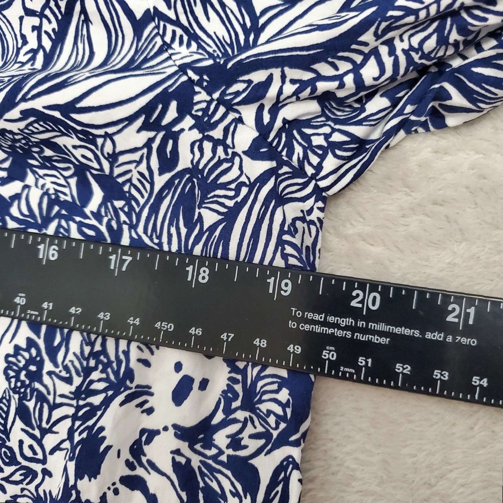 Lilly Pulitzer VINTAGE Lilly Pulitzer Top Women S Sherida High Tide Navy GDay Mate Koala Print Popover Size S / US 4 / IT 40 - 7 Thumbnail