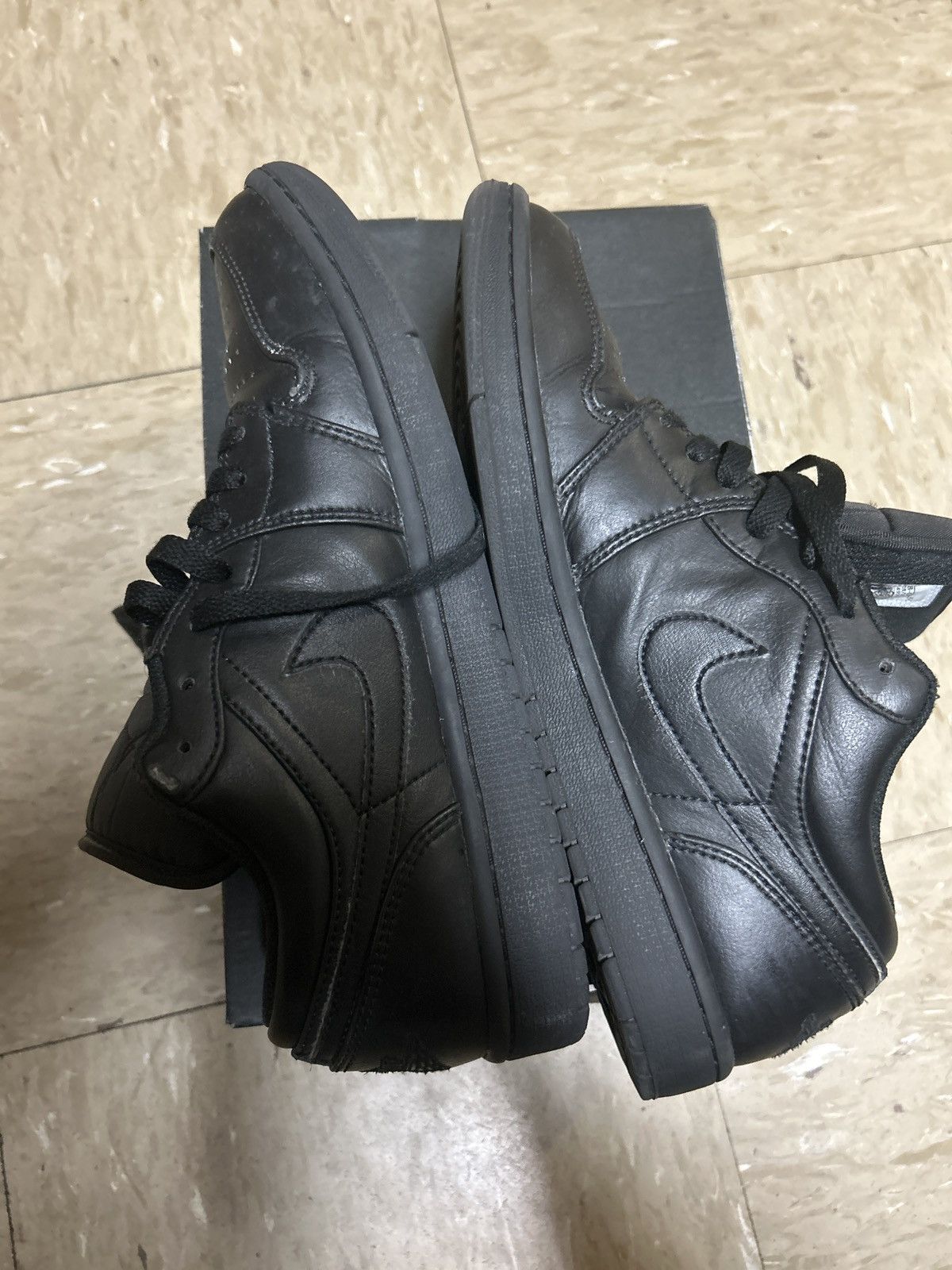 Jordan Brand Jordan 1 Low Triple Black Size (8.5)(2022) Very Worn Size US 8.5 / EU 41-42 - 2 Thumbnail