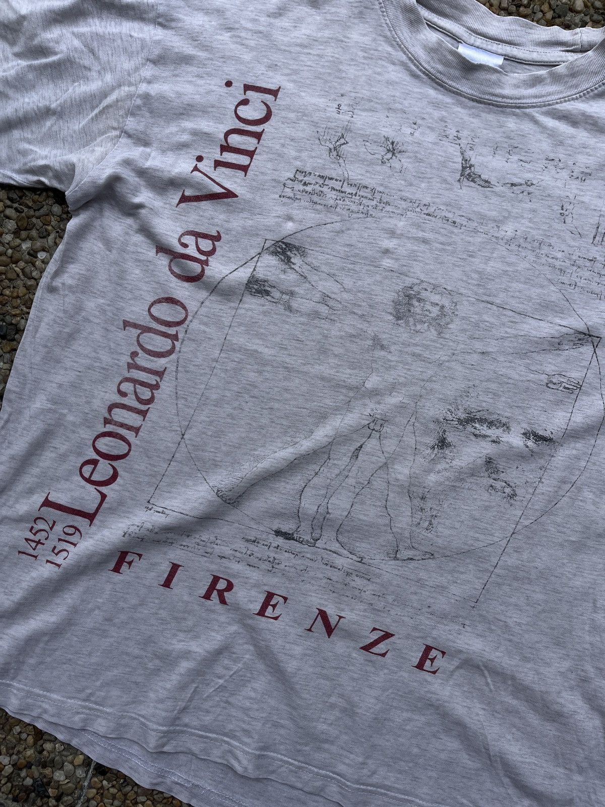 Vintage Vintage 90s Leonardo Da Vinci Vitruvian Man T-Shirt Size US XL / EU 56 / 4 - 2 Thumbnail
