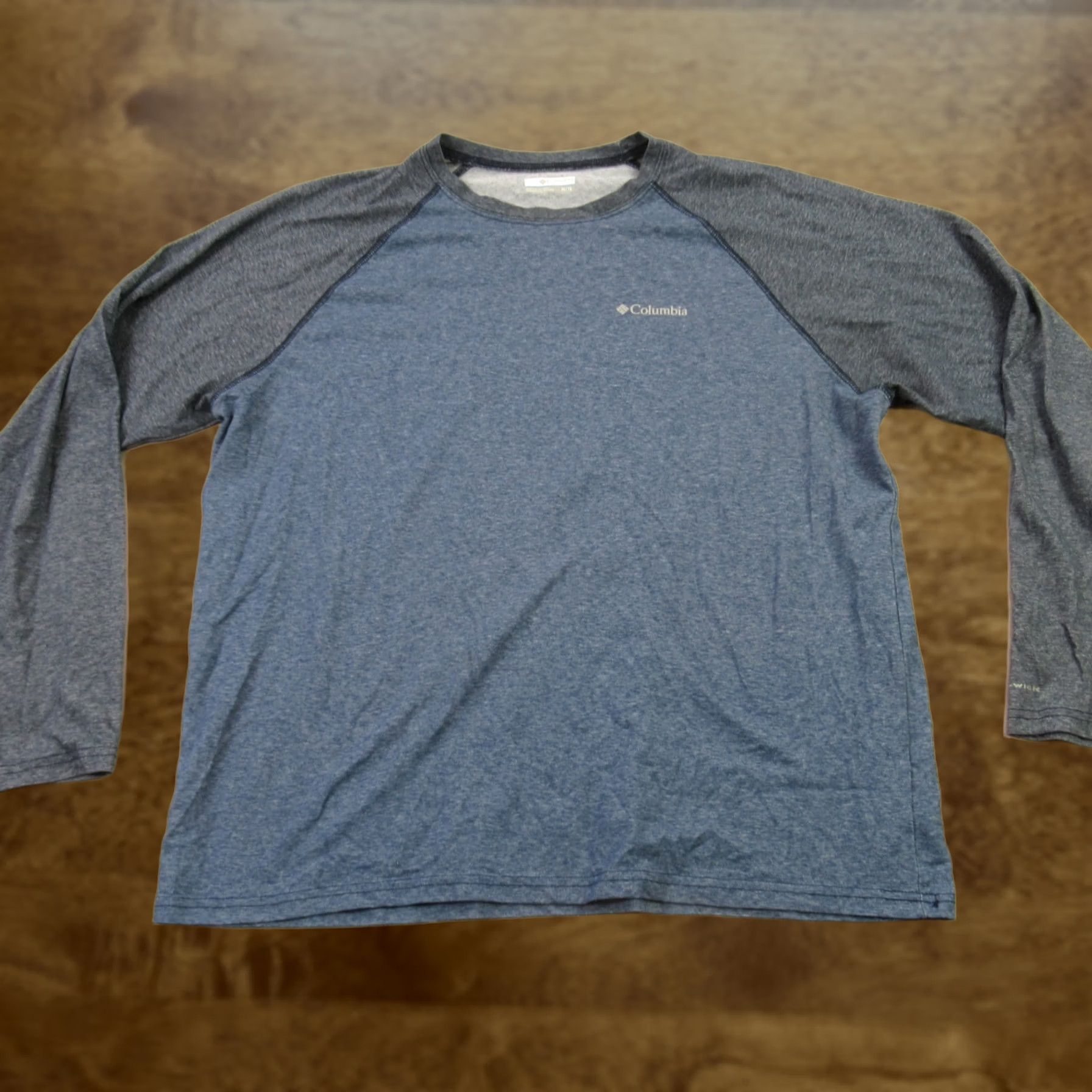 Vintage Columbia Shirt Men XL Long Sleeve Crew Neck blue Lightweight Size US XL / EU 56 / 4 - 1 Thumbnail