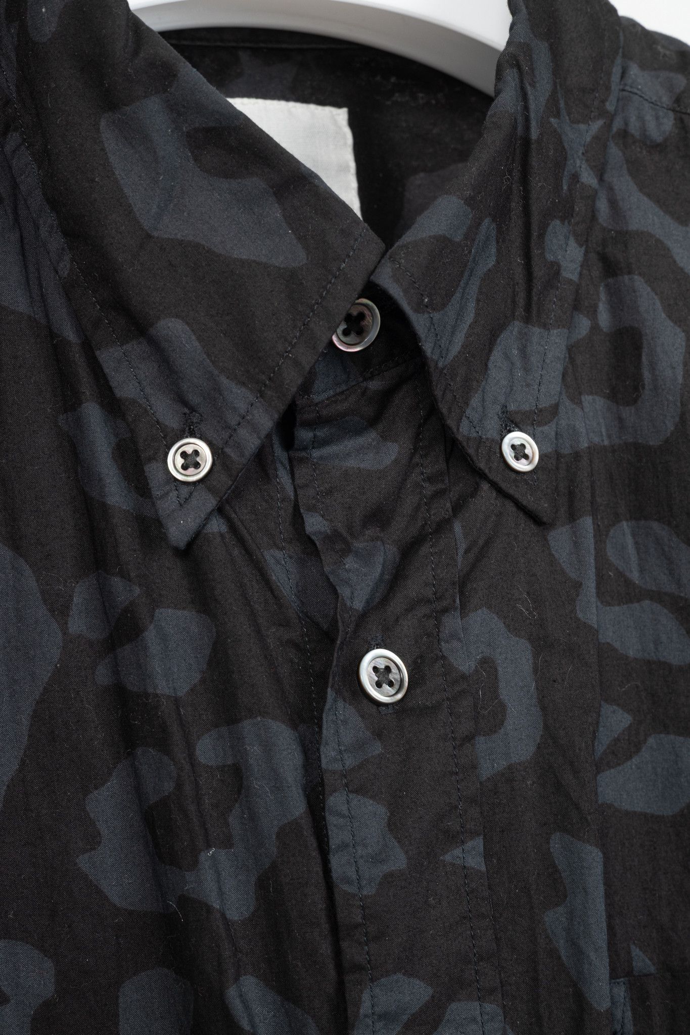uniform experiment uniform experiment SS15 Black Big Leopard Star B.D Shirt Size US L / EU 52-54 / 3 - 8 Thumbnail