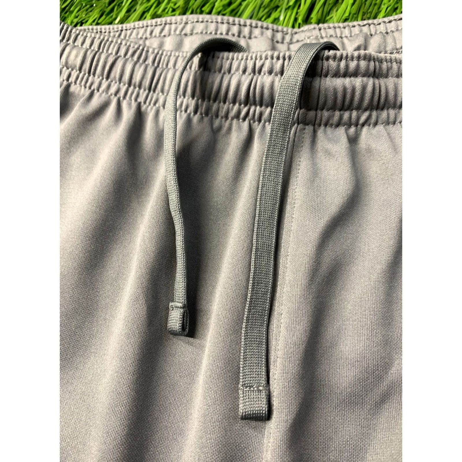 Nike NIKE Dri-FIT Academy ORIGINAL 2025 MEN Football Slim Shorts S Gray and White Nike Dri-FIT Academy Short Mens Slim Fit Training Summer 2025 Size US 29 - 3 Thumbnail