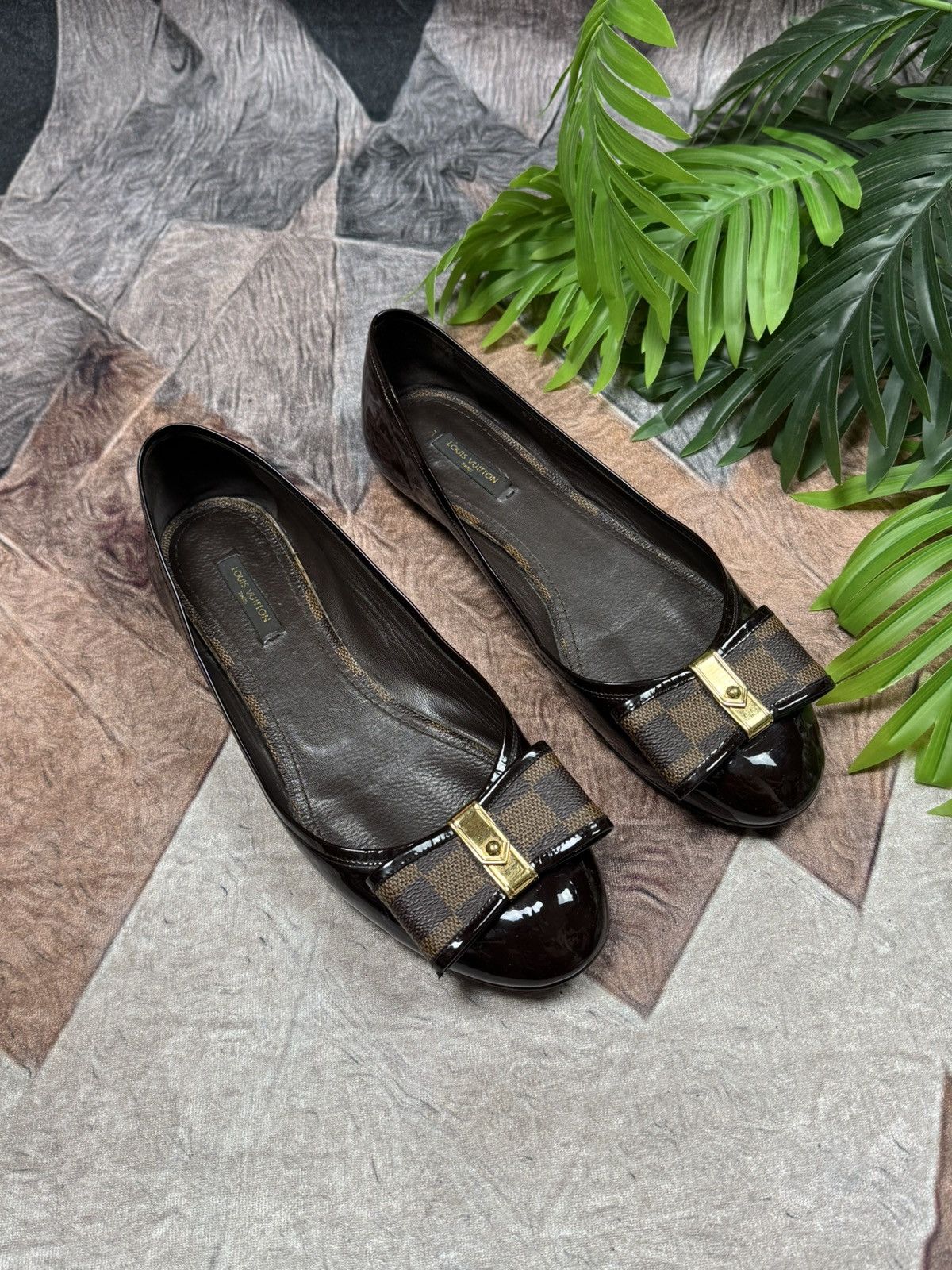 Louis Vuitton Louis Vuitton Brown Patent Leather ballet flats size 41 Size US 11 / IT 41 - 2 Thumbnail