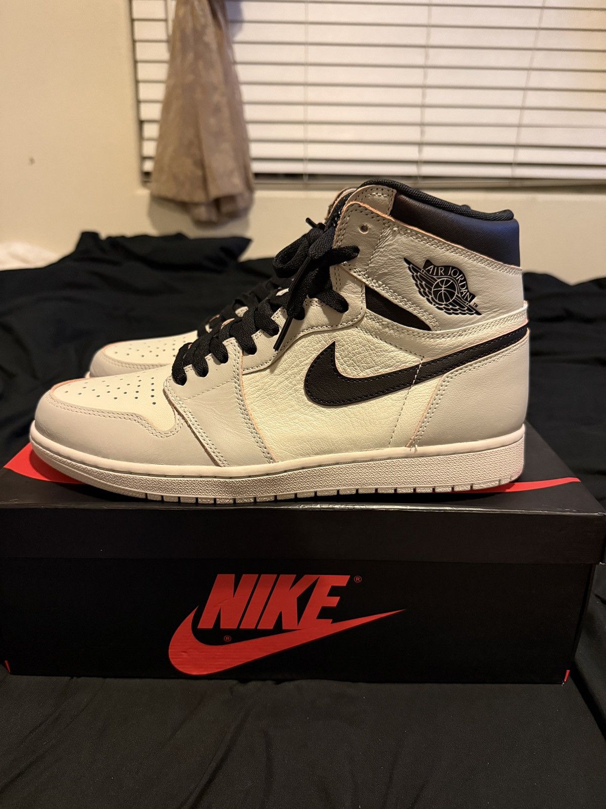 Jordan Brand 2020 Air Jordan 1 Retro High SB 'NYC to Paris' Size US 11.5 / EU 44-45 - 4 Thumbnail