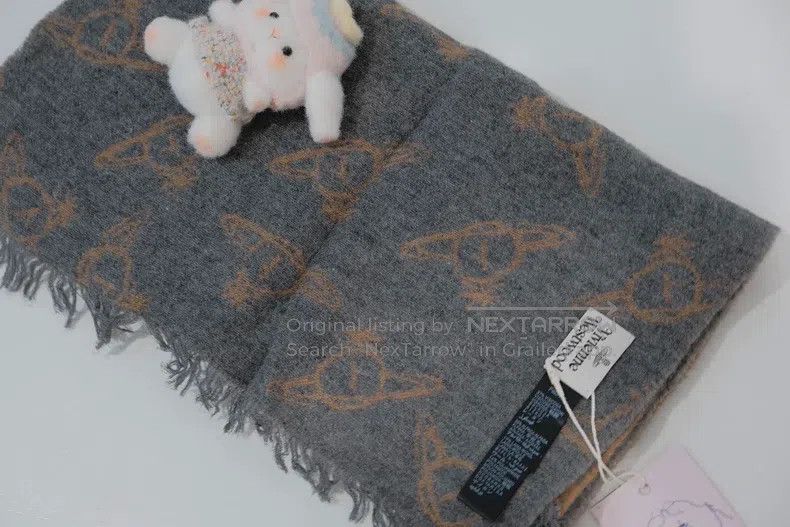 Vivienne Westwood Vivienne Westwood size 166*37cm Scarf, Purchased from a Vin Size ONE SIZE - 5 Thumbnail