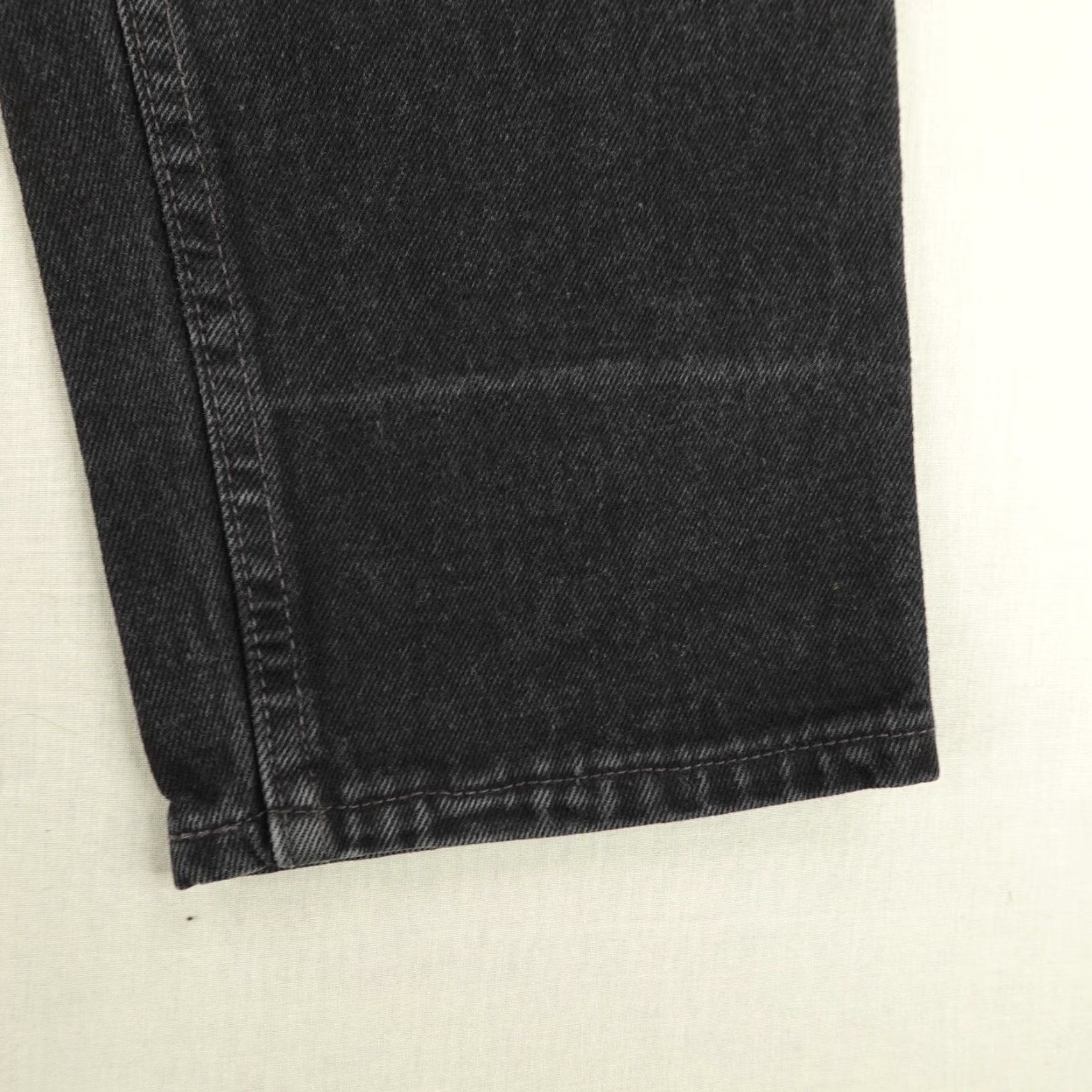Levi's VINTAGE Levi's Jeans Mens 31x32 Denim 550 Relaxed Tapered Fit 90s Black Leather Label 550 Mens 90s Denim Jeans Size US 28 / EU 44 - 4 Thumbnail