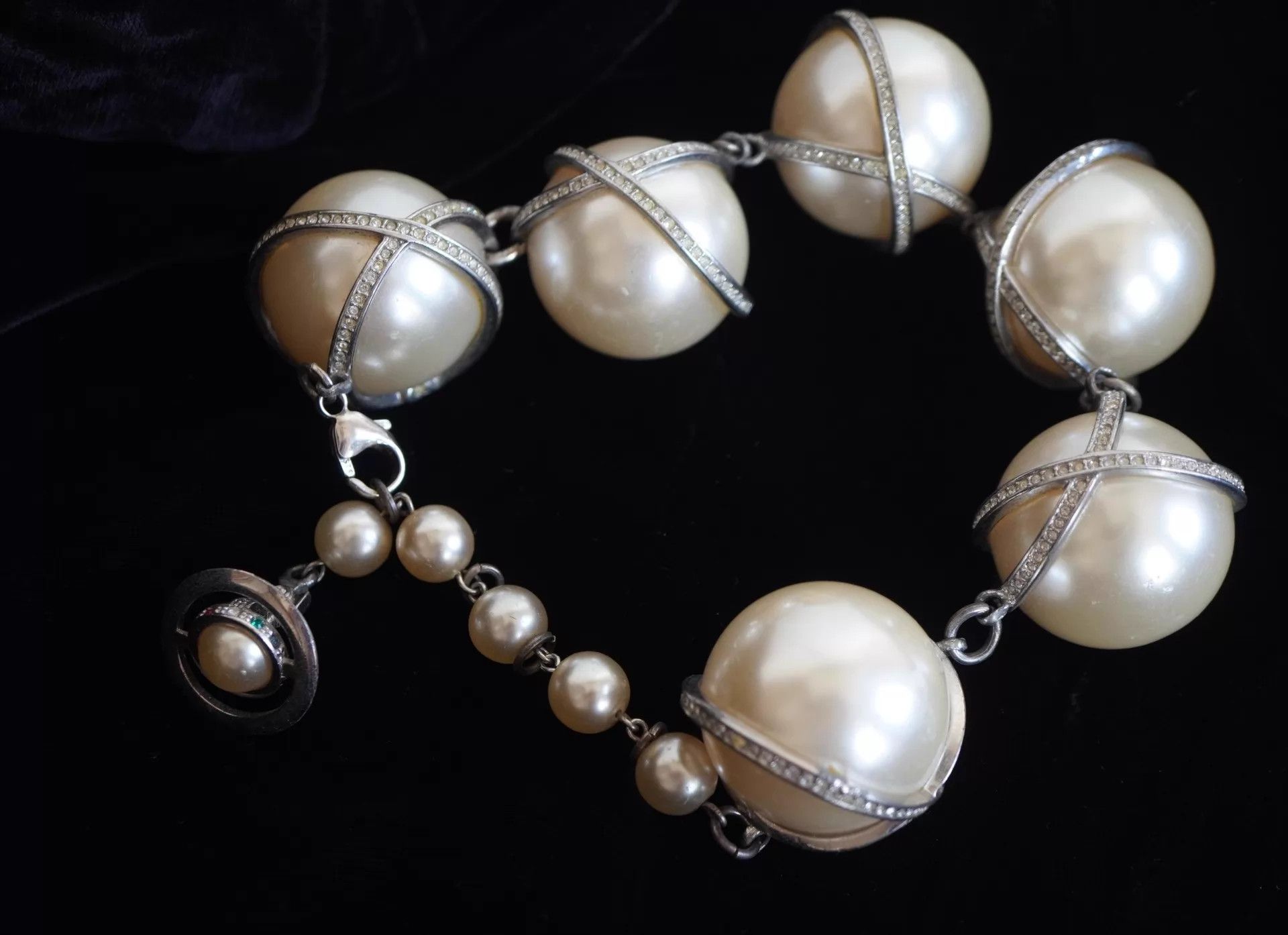 Vivienne Westwood Vivienne Westwood 1999 Giant Pearl Bracelet Worn Size ONE SIZE - 5 Thumbnail