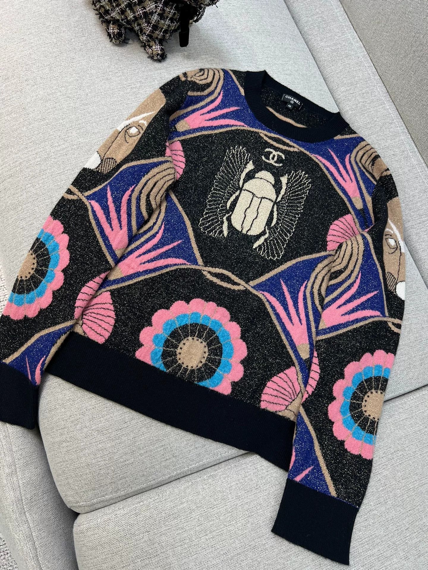 Chanel Chanel Egypt Beetle Pattern Knit Sweater Size US M / EU 48-50 / 2 - 1 Thumbnail