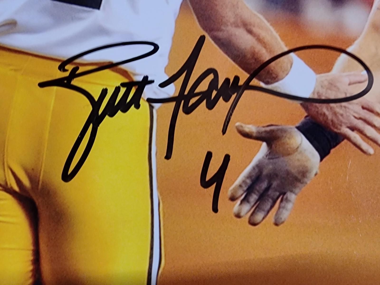Unknown London Signed NFL Photo Featuring Brett Favre and Brian Urlacher Size ONE SIZE - 2 Thumbnail