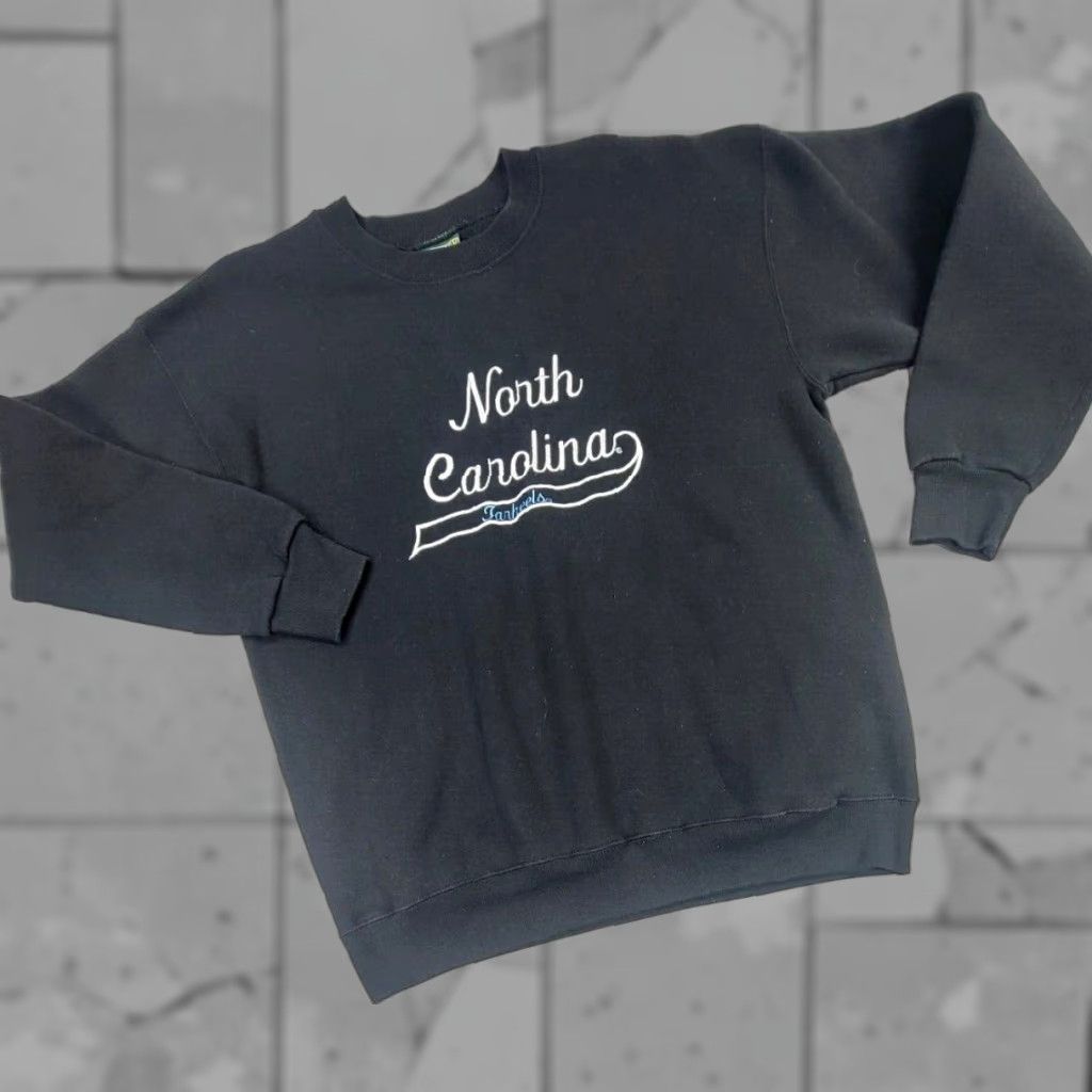 Nutmeg VINTAGE Tar Heels Sweatshirt North Carolina Home Team Mens XL Black Nutmeg Pullover Crew Neck Cotton Blend Fleece Graphic Print 90s Sports Shoes? Size US XL / EU 56 / 4 - 1 Thumbnail