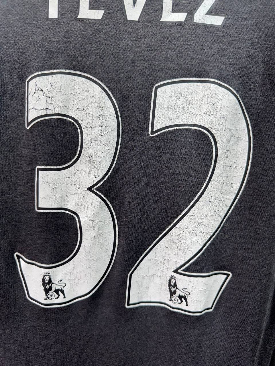 Other 2009-10 Manchester City Away Shirt Tevez #32 Size US M / EU 48-50 / 2 - 23 Thumbnail