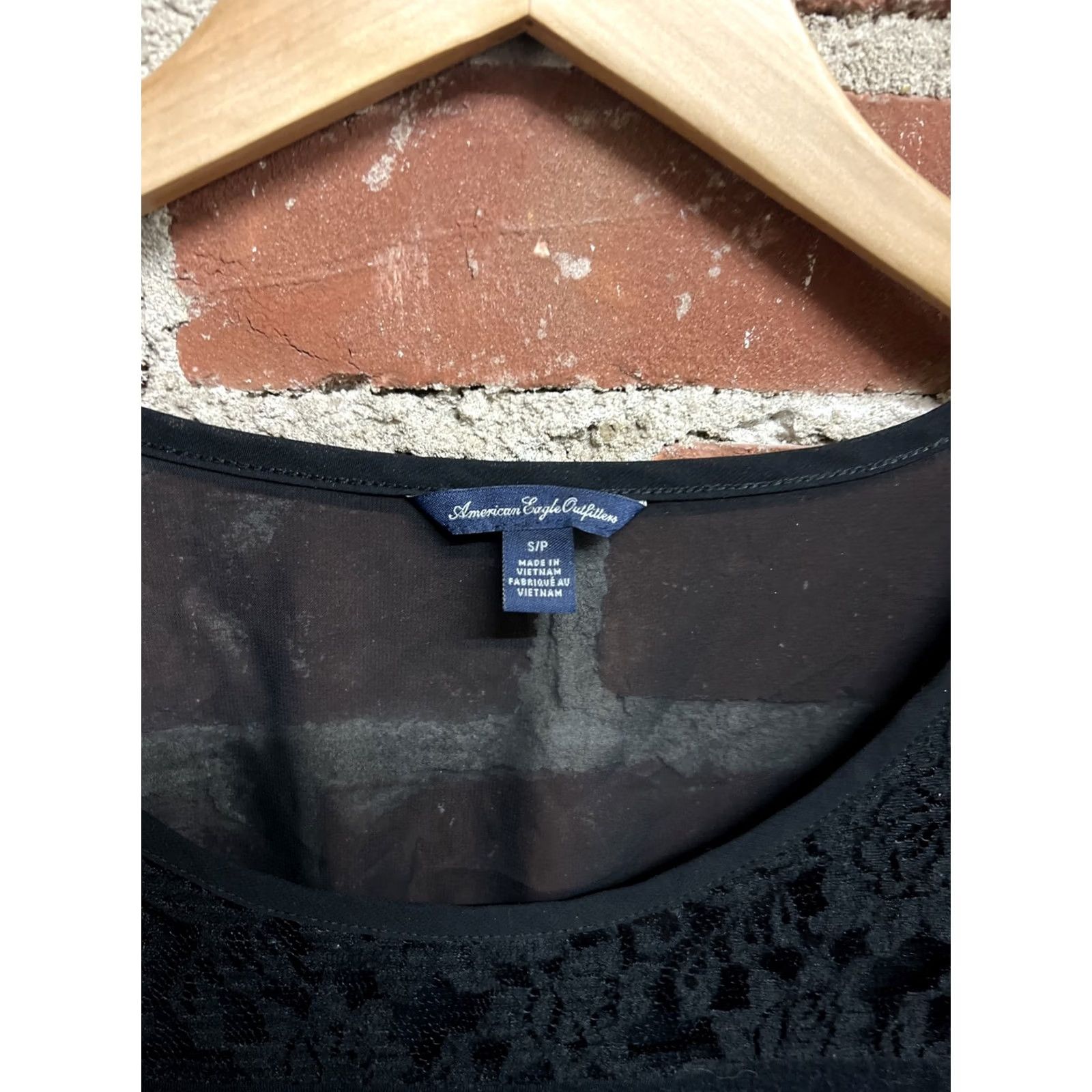American Eagle Outfitters 1. More specific - clarifies the type of item Size S / US 4 / IT 40 - 2 Thumbnail