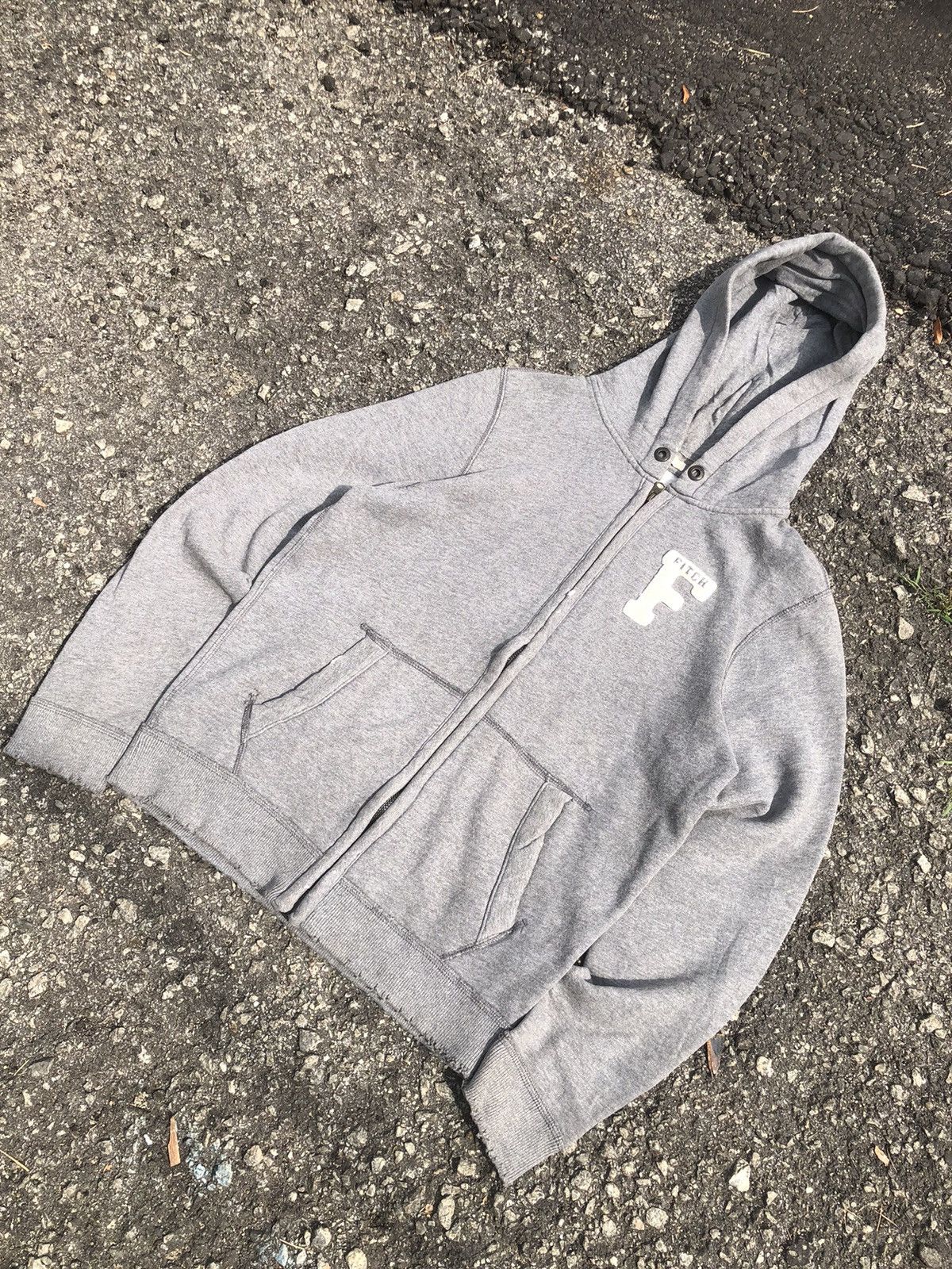 Vintage Vintage Abercrombie & Fitch F Logo Hoodies Size US M / EU 48-50 / 2 - 2 Thumbnail