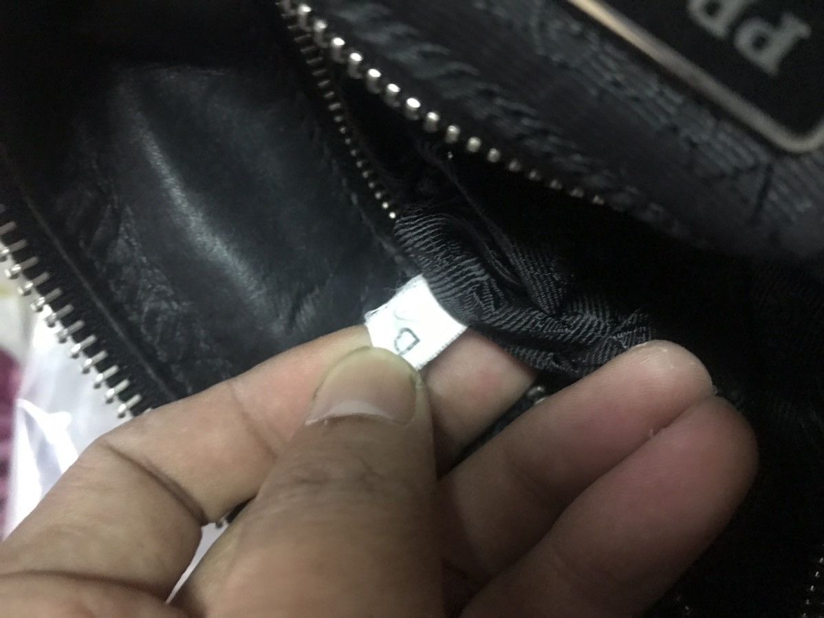 Prada Authentic Black Prada Hobo Bag Size ONE SIZE - 9 Thumbnail