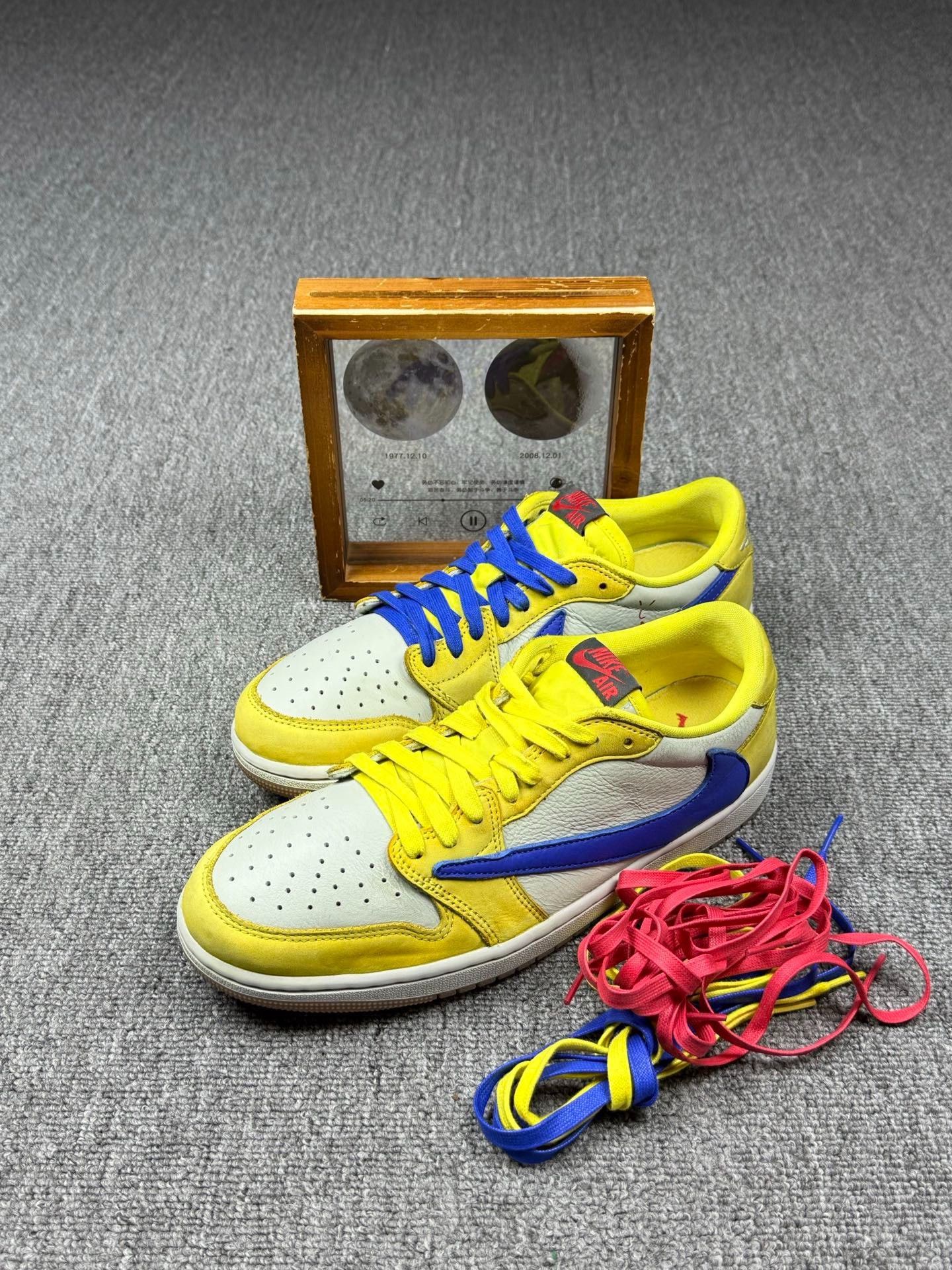 Nike Nike AJ1 Gold Lowtop Sneakers 9 Men Size US 9 / EU 42 - 1 Thumbnail